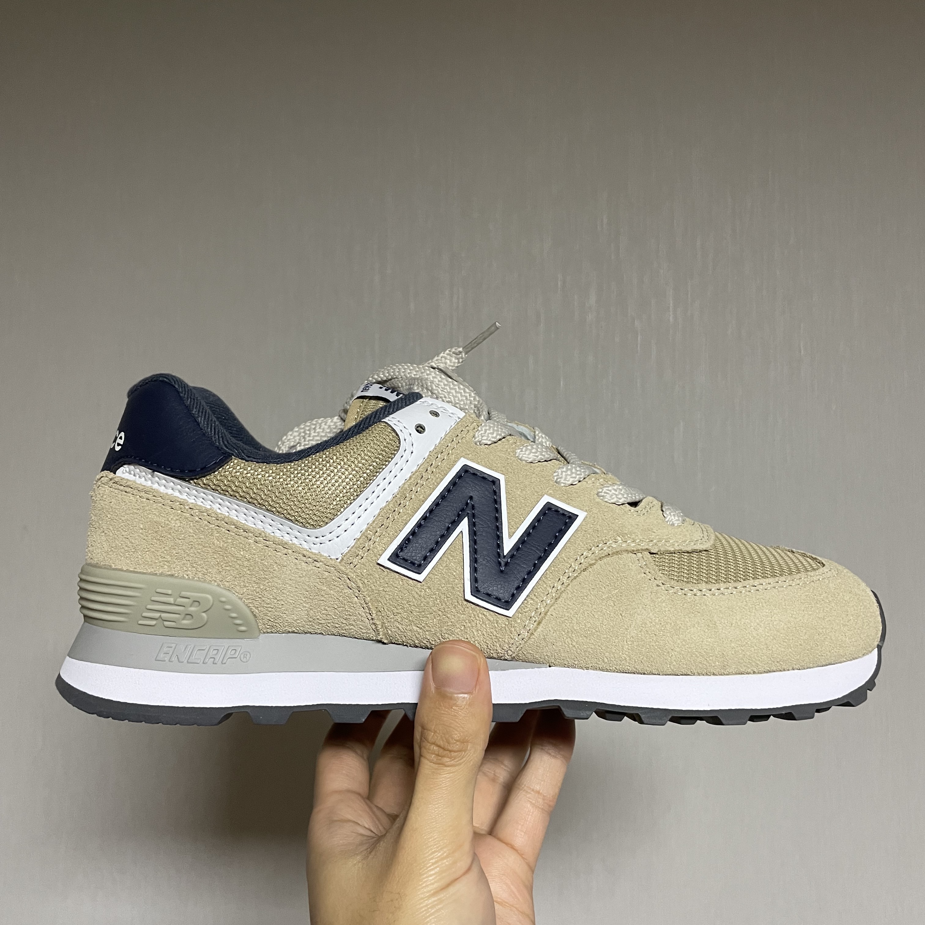 New Balance 574 Incense Atlantic 착용 스타일 - 2