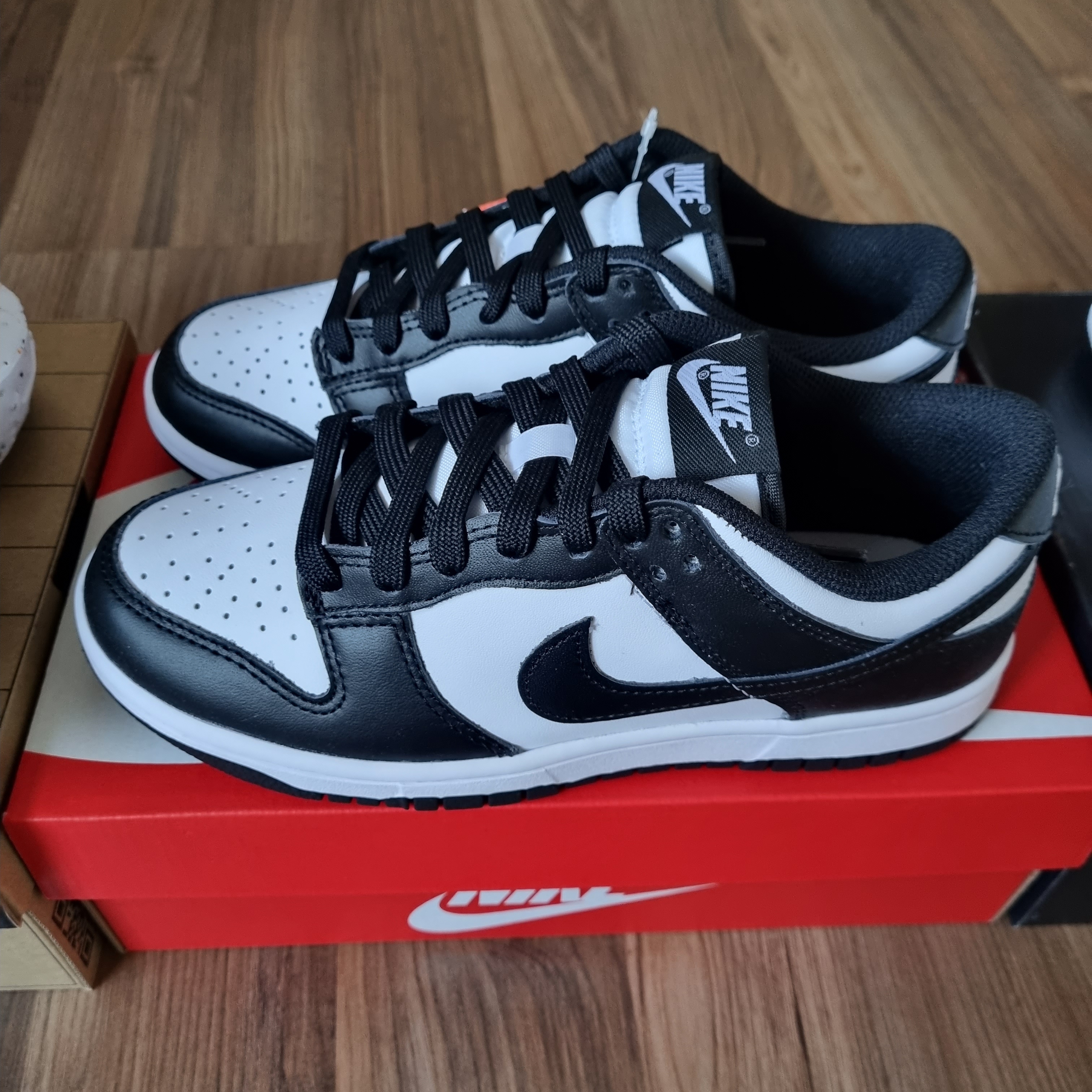 (W) Nike Dunk Low Black 착용 스타일