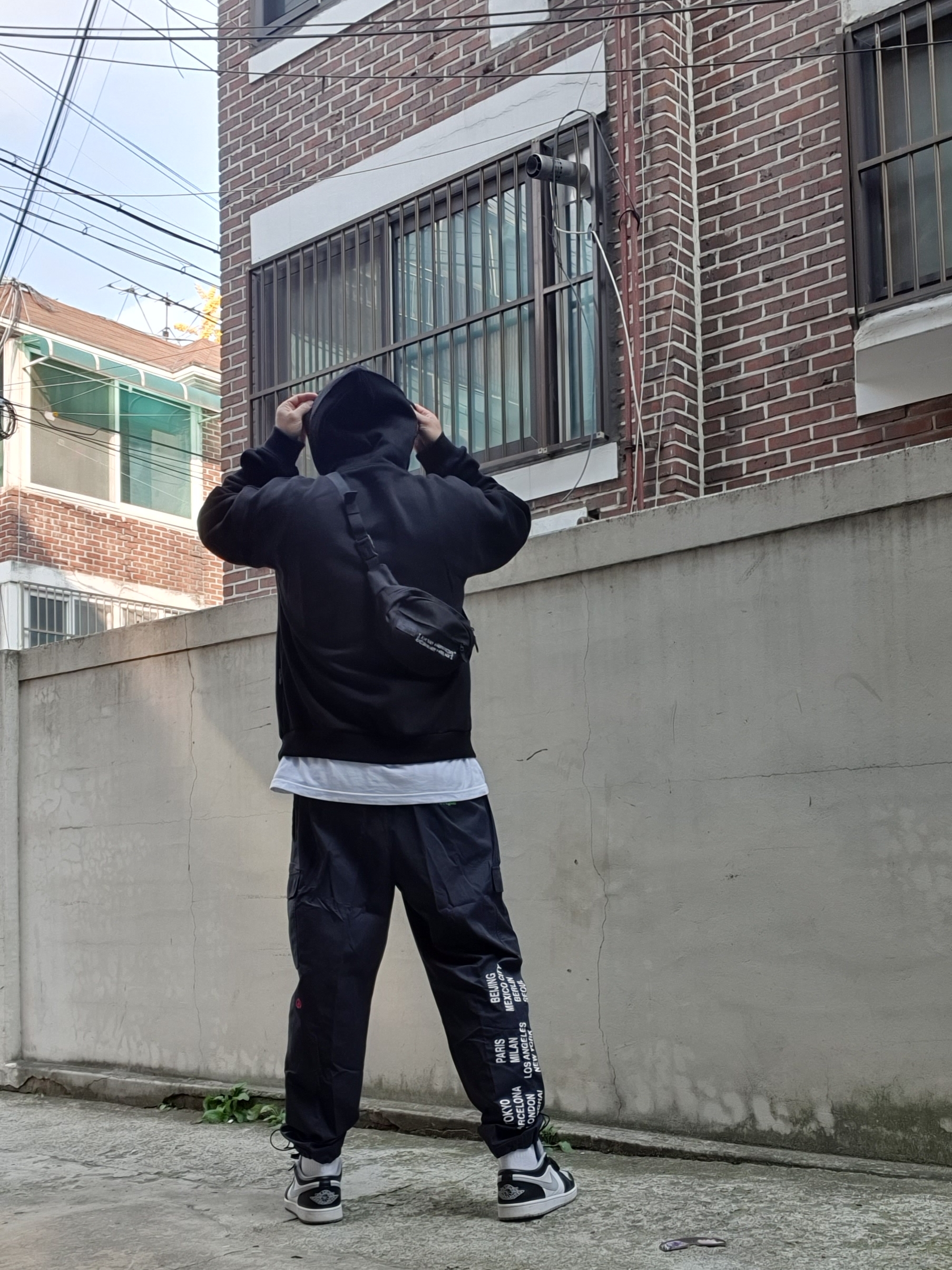 Jordan 1 Low Black Light Smoke Grey 착용 스타일