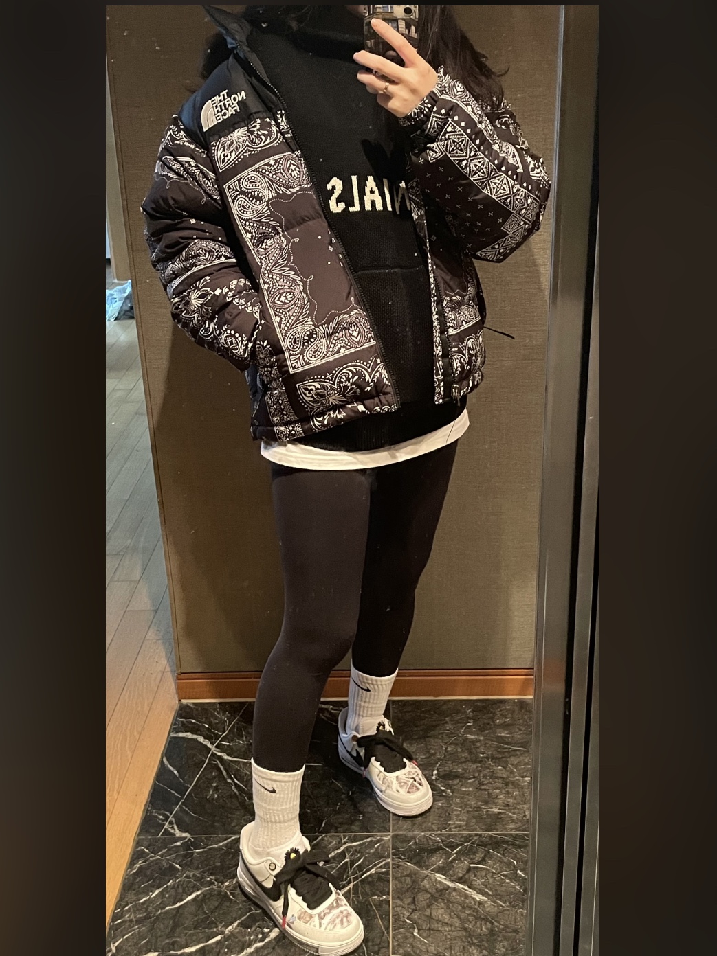 The North Face 1996 Novelty Nuptse Jacket Real Black - 21FW, Essentials Knit Hoodie Black - 20FW 착용 스타일 - 1