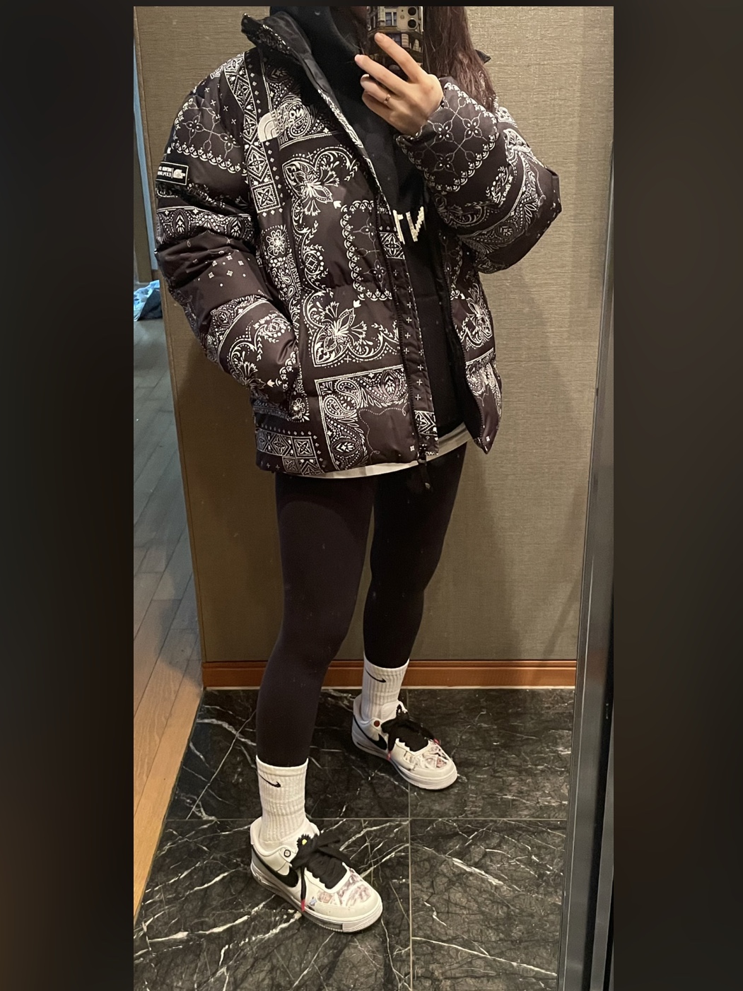 The North Face 1996 Novelty Nuptse Jacket Real Black - 21FW, Essentials Knit Hoodie Black - 20FW 착용 스타일 - 2