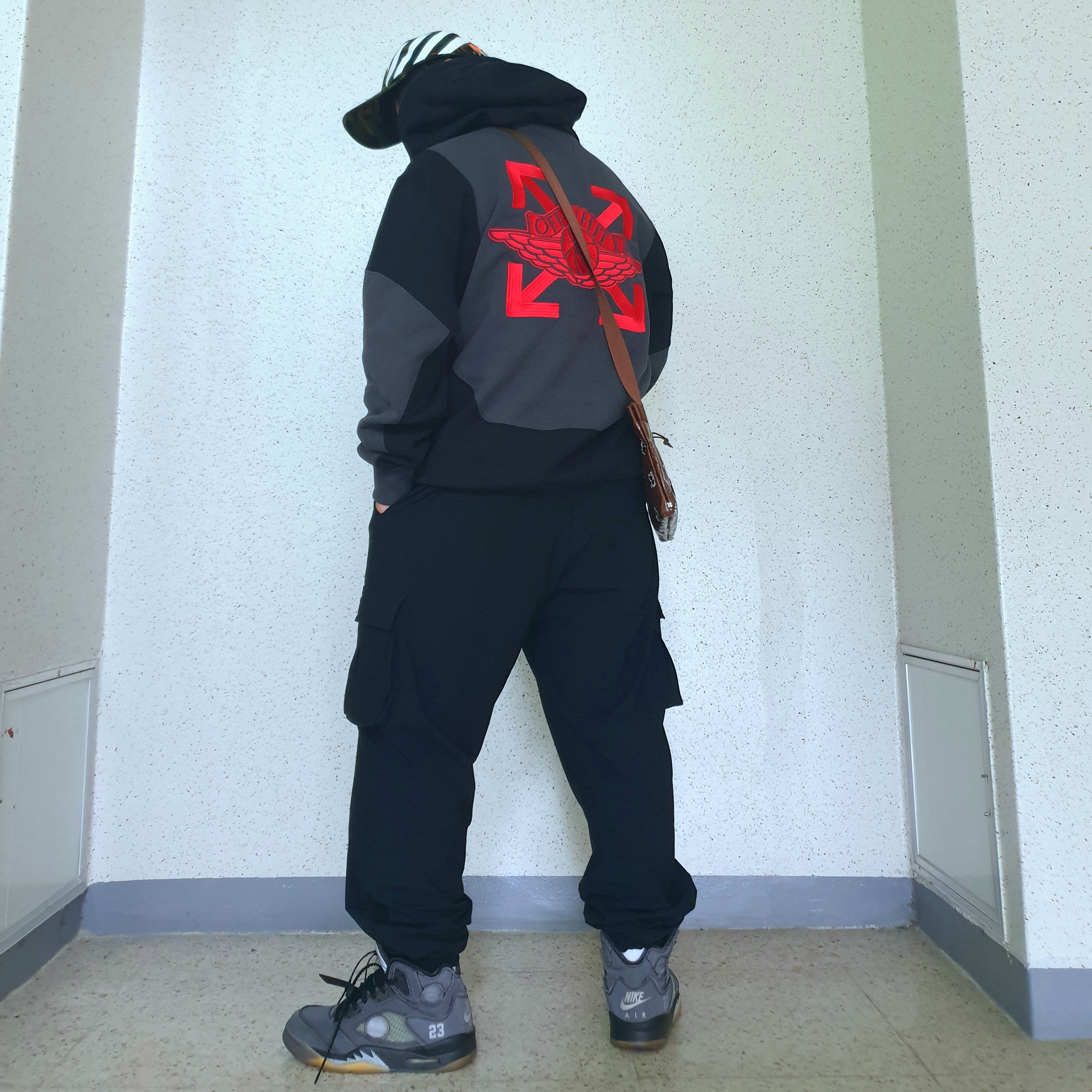 Jordan x Off-White Fleece Pullover Hoodie Black - US/EU, Jordan 5 x Off-White Retro SP Black Muslin 착용 스타일