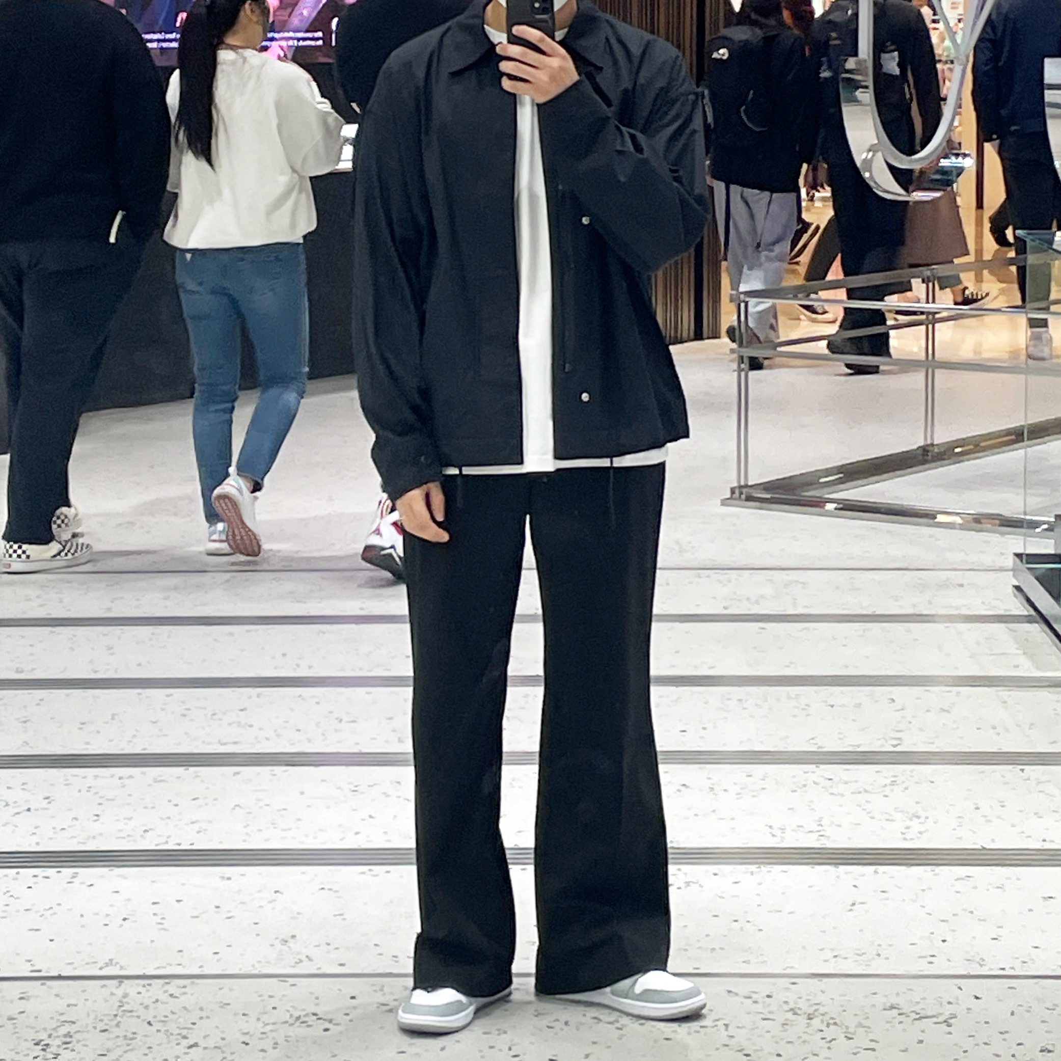 Jordan 1 Mid Light Smoke Grey 착용 스타일