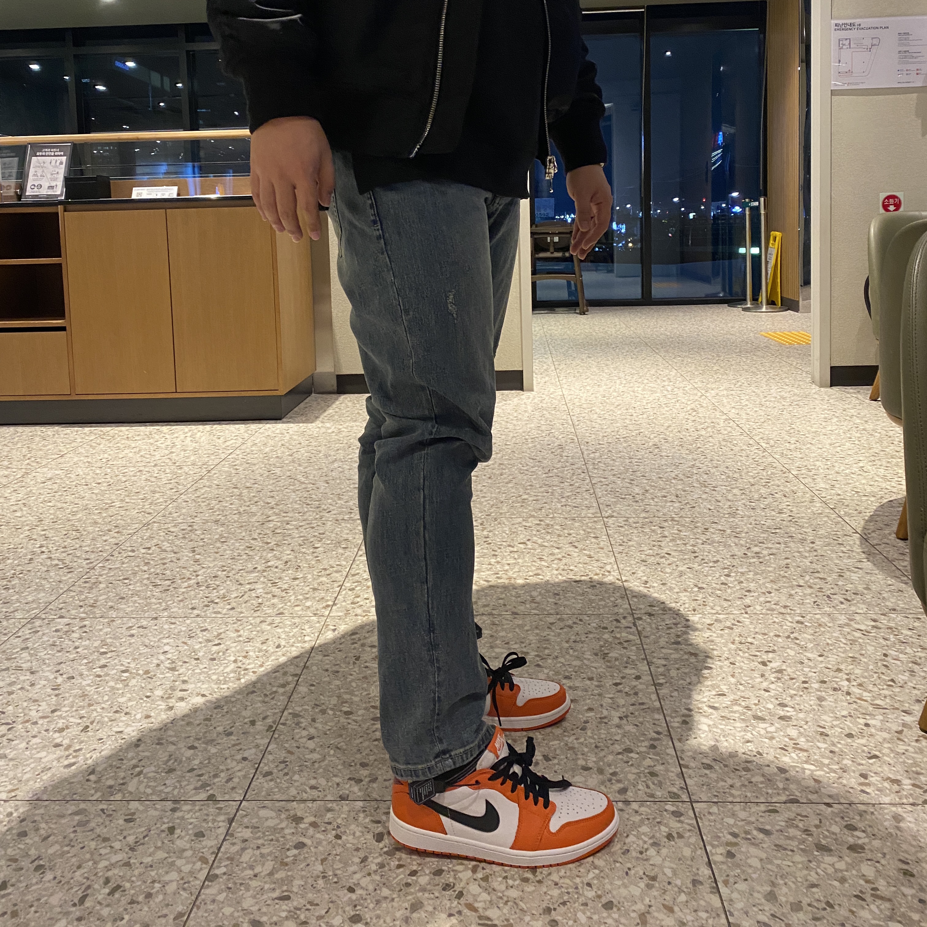 Jordan 1 Low OG Starfish 착용 스타일 - 1