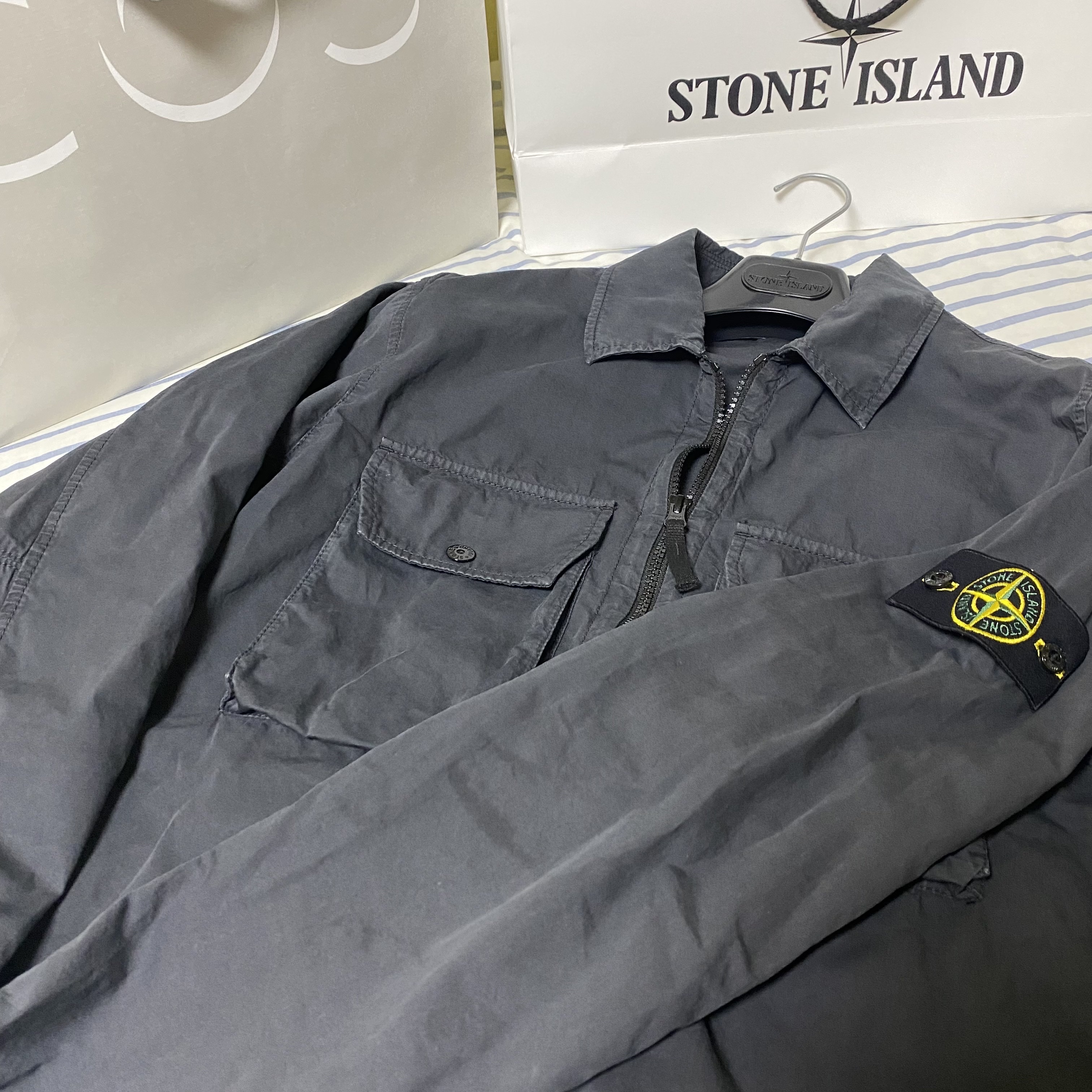 Stone Island 113WN T.CO+OLD Overshirt Steel Grey - 21FW, Converse Run Star Hike Hi Black White Gum 착용 스타일 - 2