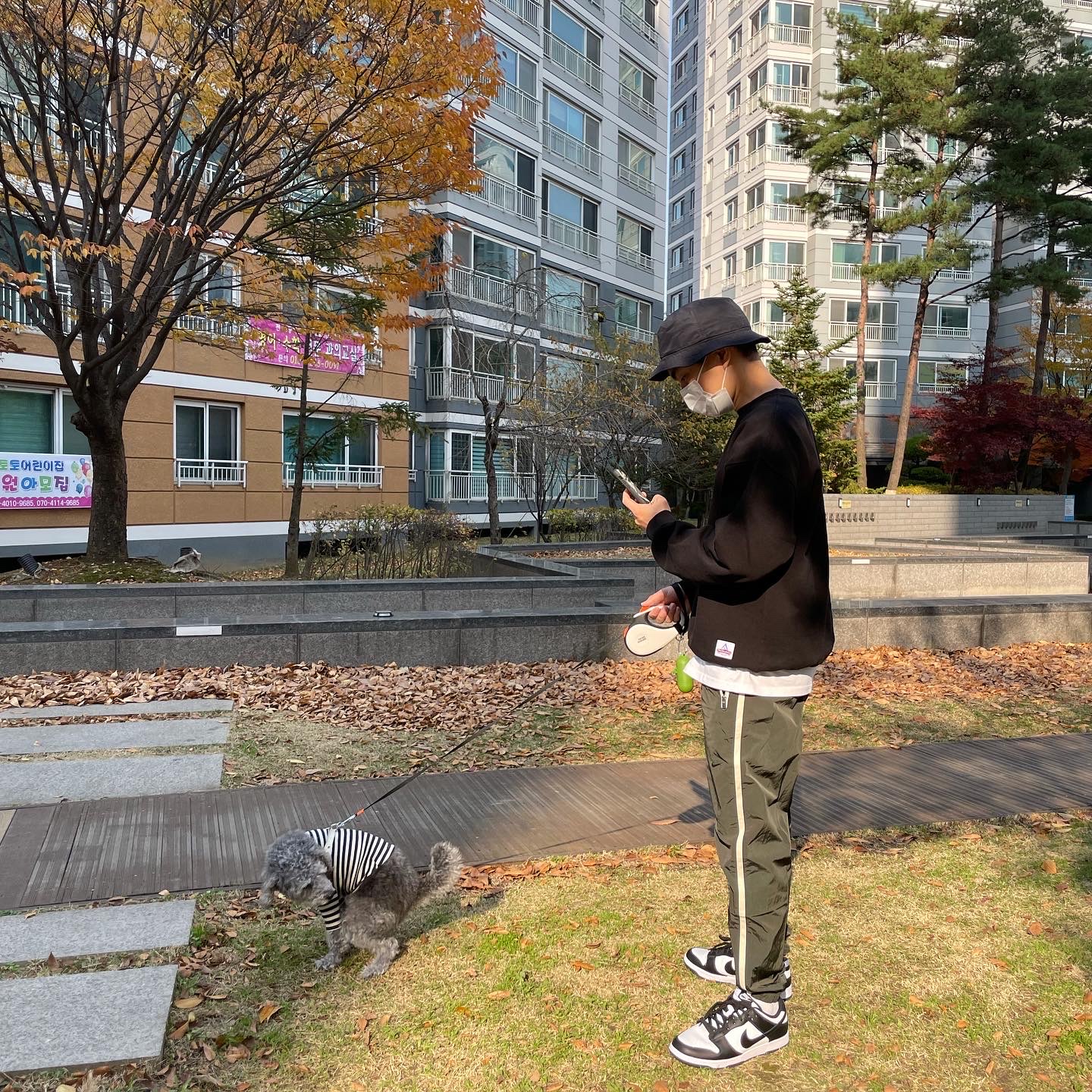 Nike Dunk Low Retro Black, Jordan Jumpman Washed Bucket Hat Black 착용 스타일 - 2