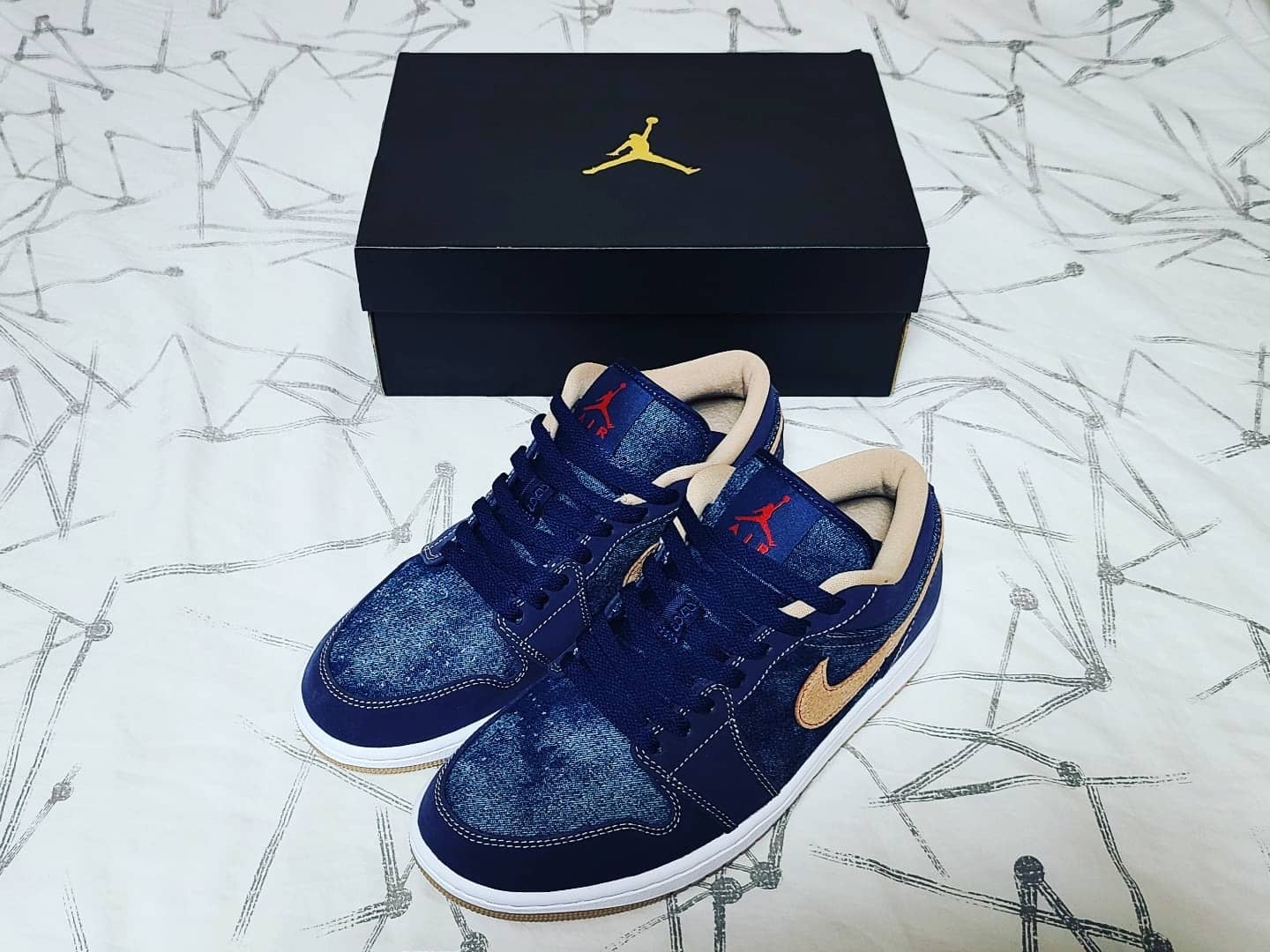 Jordan 1 Low SE Denim 착용 스타일 - 1