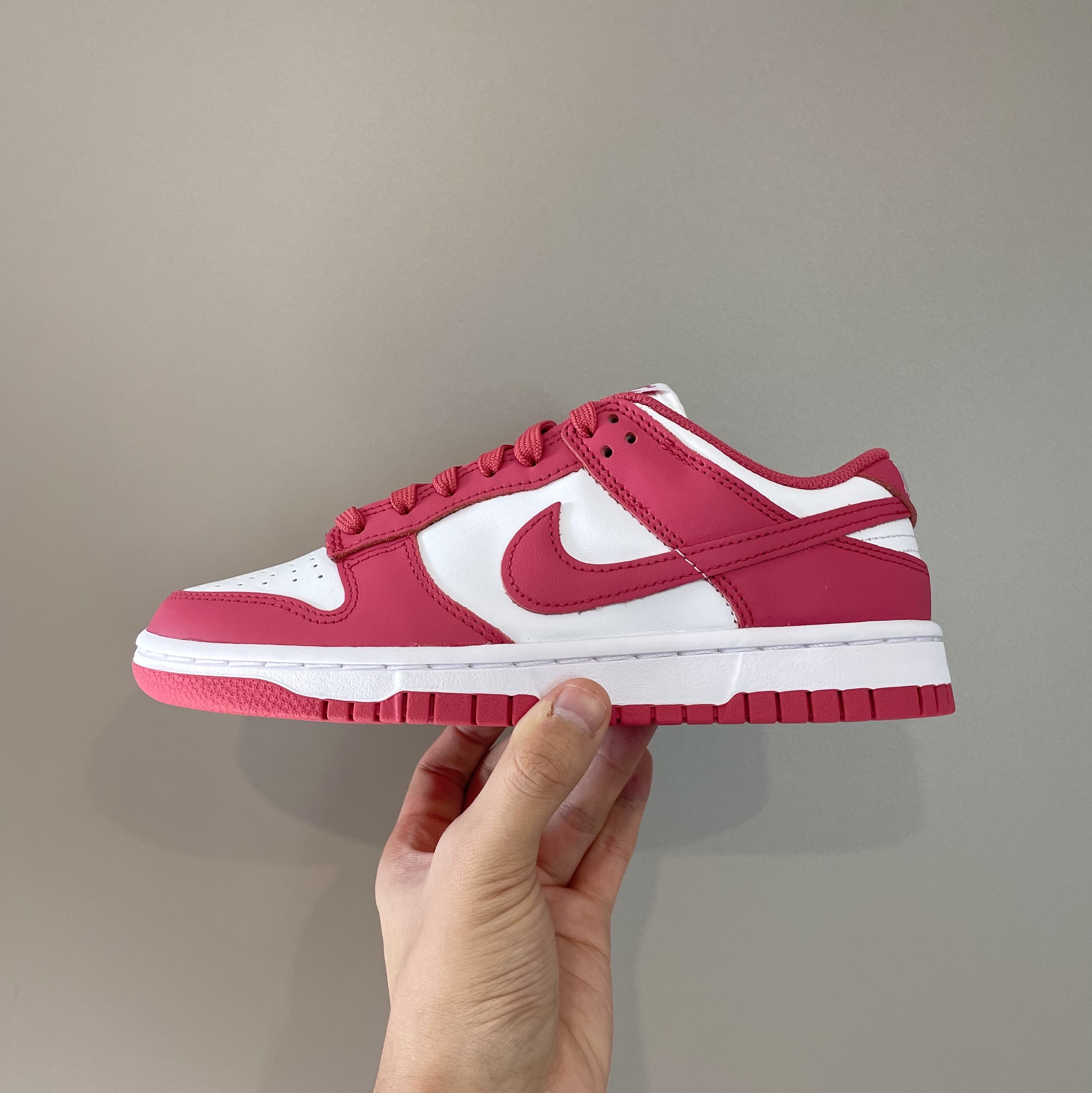 (W) Nike Dunk Low Archeo Pink 착용 스타일