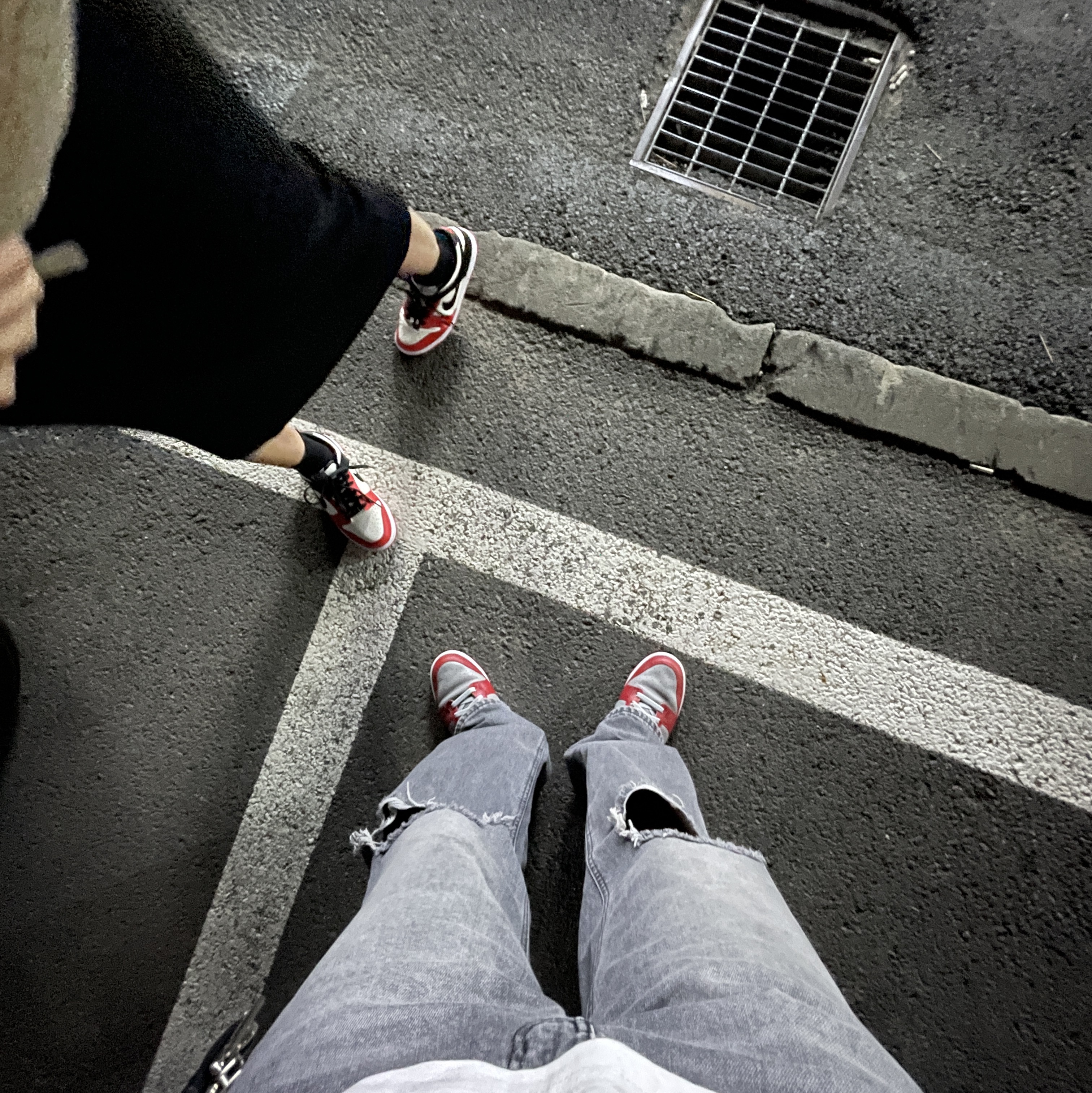 (GS) Nike x NBA Dunk Low Black and Chile Red, Nike Dunk Low Retro Medium Grey 착용 스타일