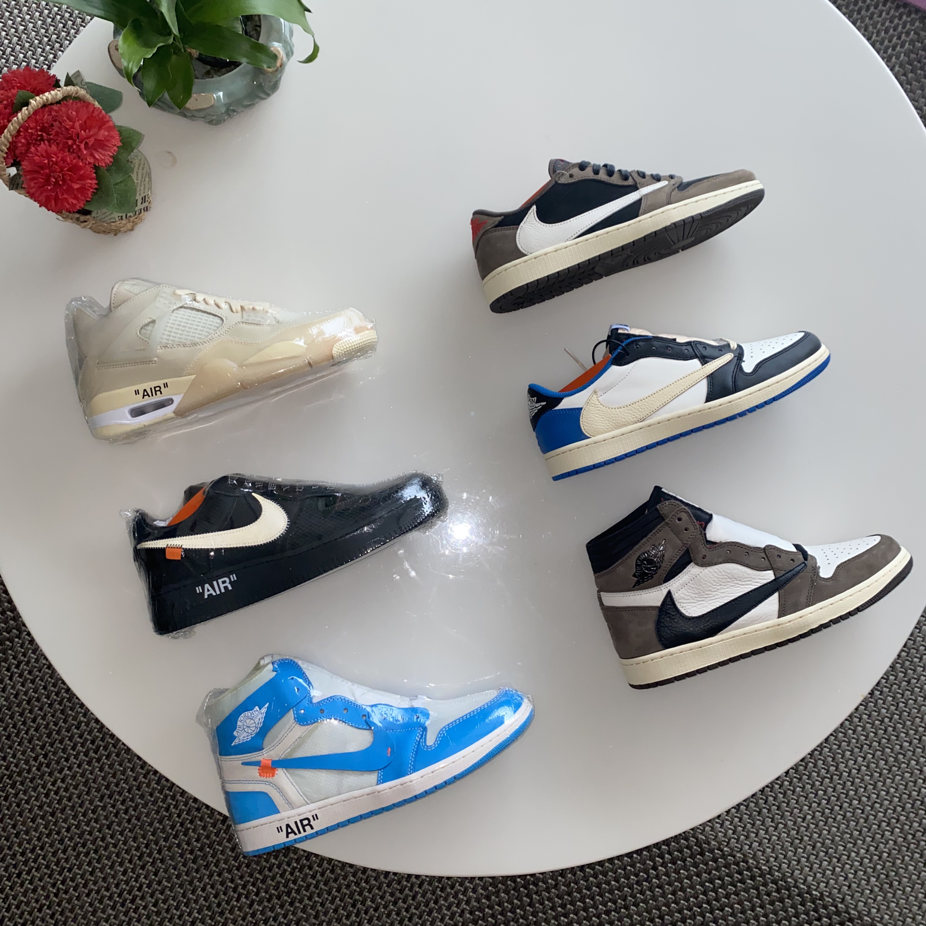 Jordan 1 x Travis Scott Retro High OG SP Mocha, Jordan 1 x Travis Scott x Fragment Retro Low OG SP Military Blue 착용 스타일