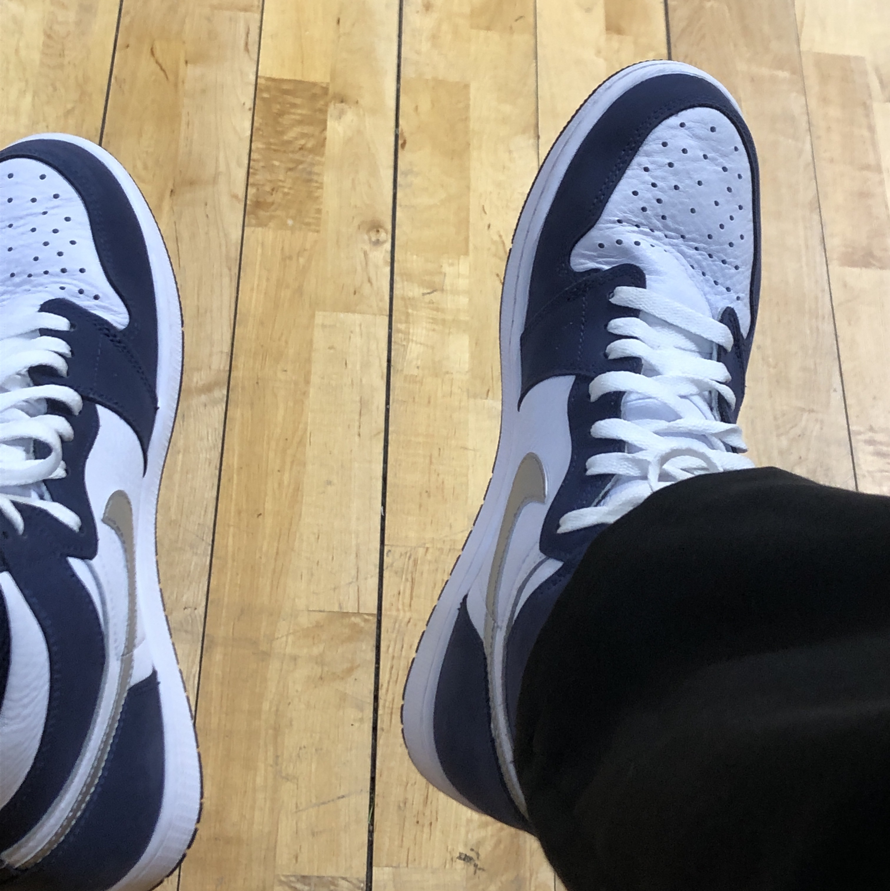 Jordan 1 Retro High OG CO.JP Midnight Navy 착용 스타일 - 2