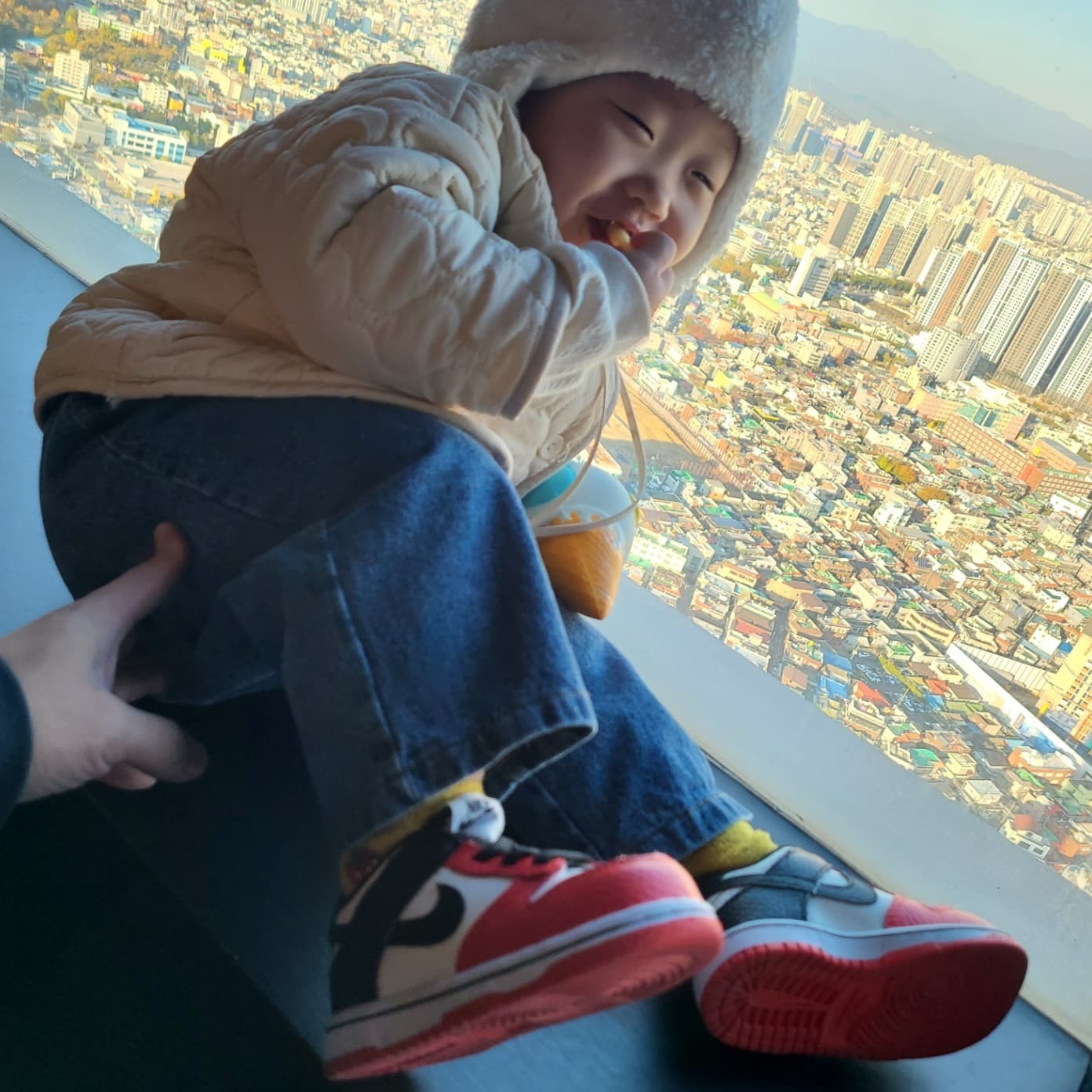 Nike x Sacai x Clot LDWaffle Cool Grey, (TD) Nike x NBA Dunk Low Black and Chile Red 착용 스타일 - 2