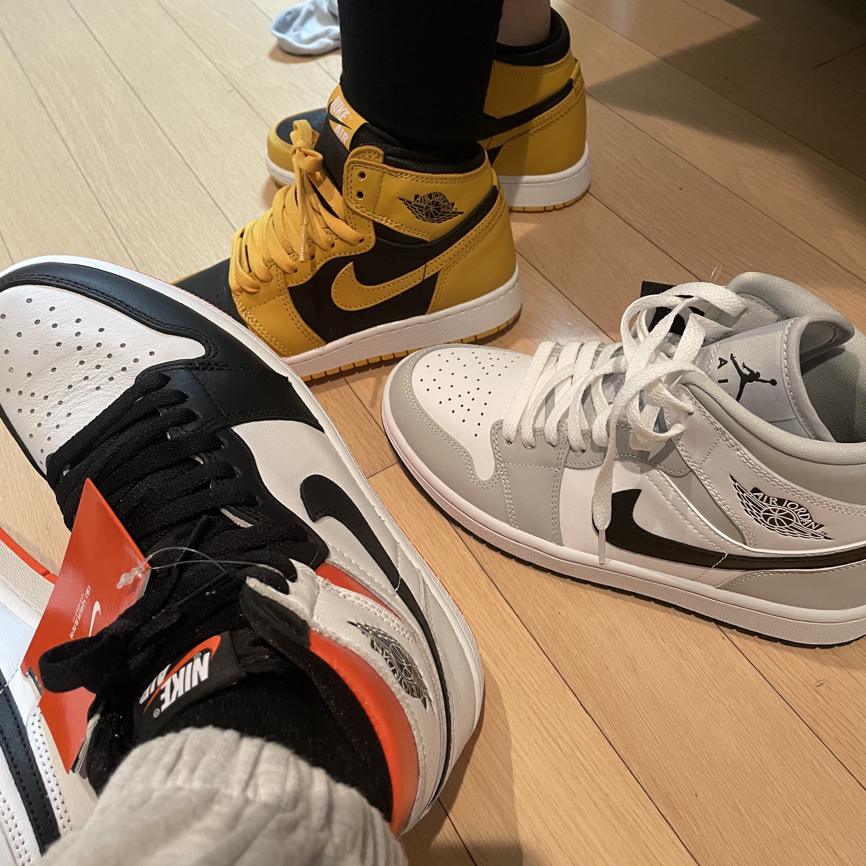 (GS) Jordan 1 Retro High OG Pollen, (W) Jordan 1 Mid Grey Fog 착용 스타일 - 2