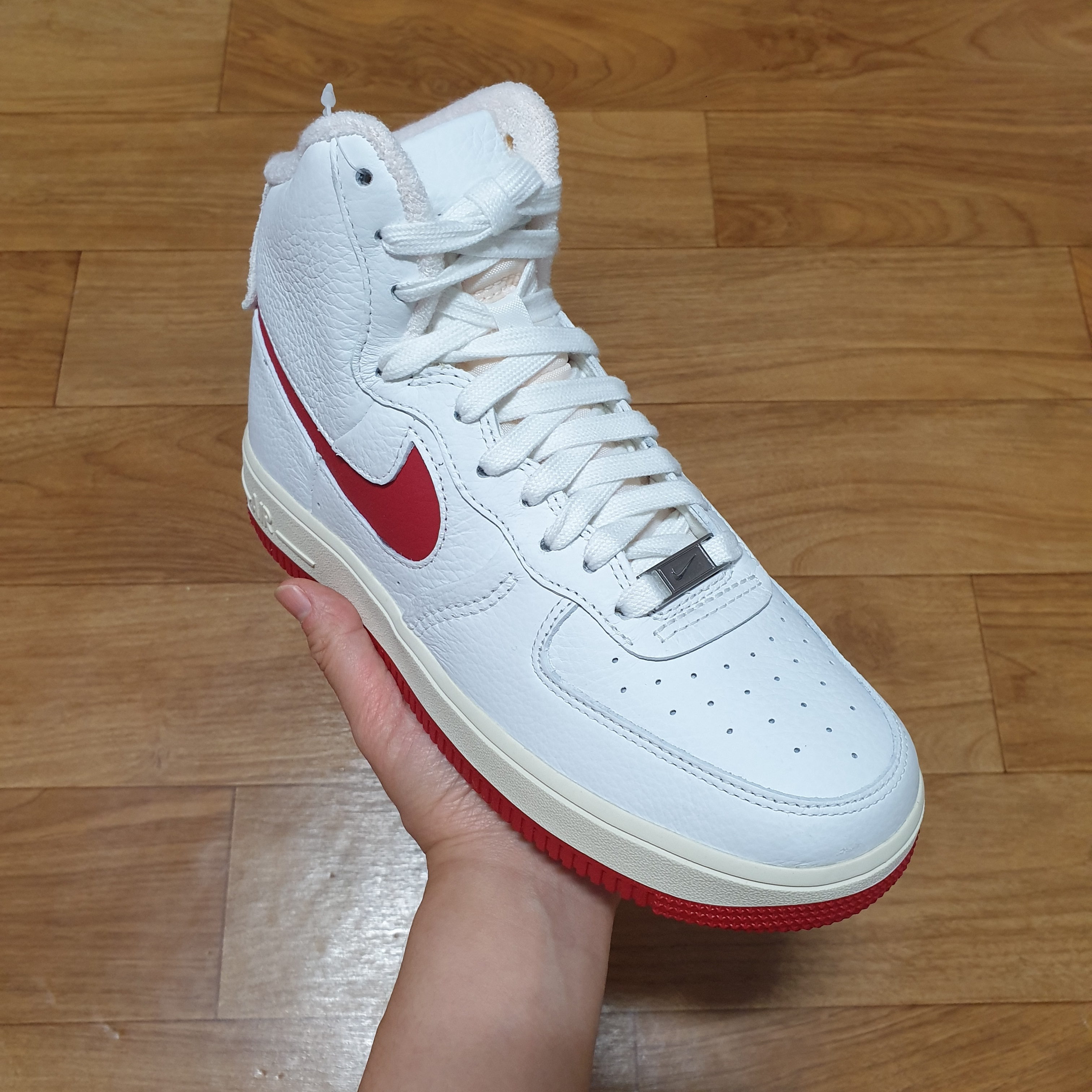 (W) Nike Air Force 1 High Sculpt Gym Red 착용 스타일 - 3