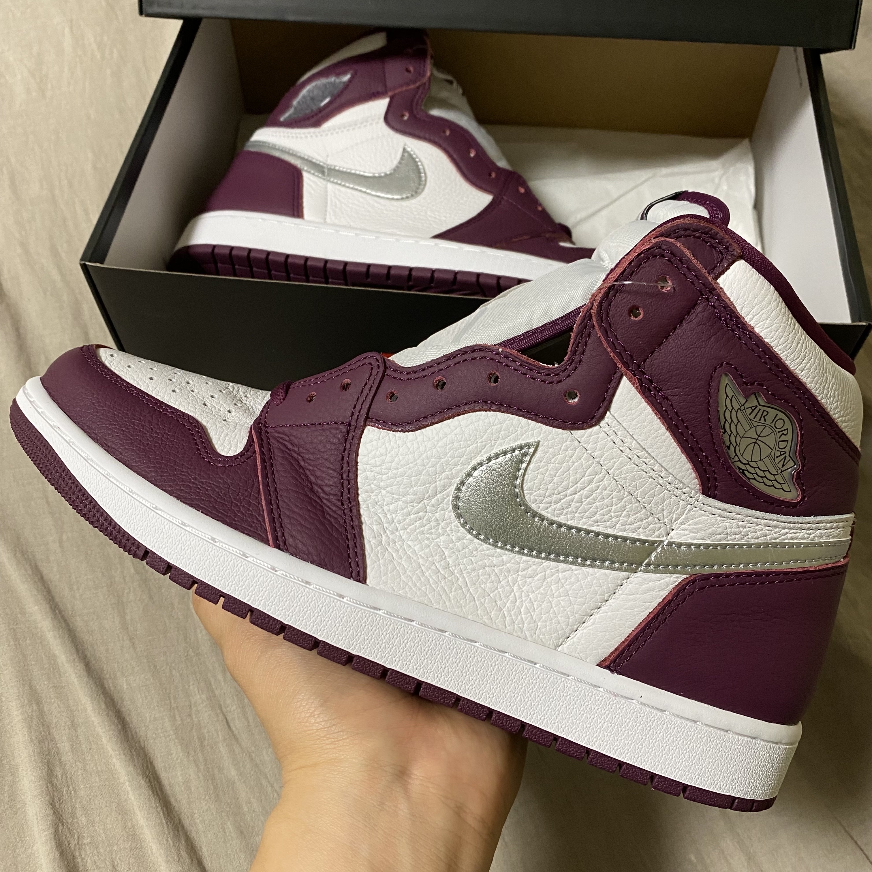 Jordan 1 Retro High OG Bordeaux, (GS) Jordan 1 Retro High OG Bordeaux 착용 스타일 - 3