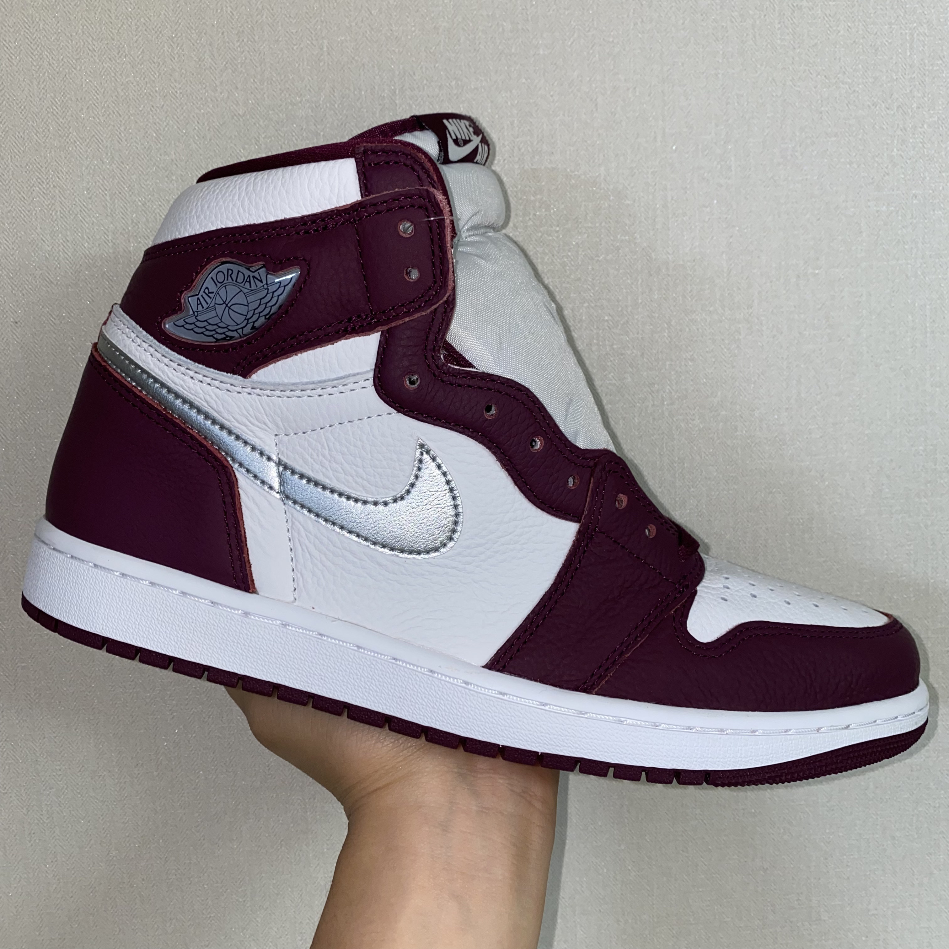 Jordan 1 Retro High OG Bordeaux, (GS) Jordan 1 Retro High OG Bordeaux 착용 스타일 - 2