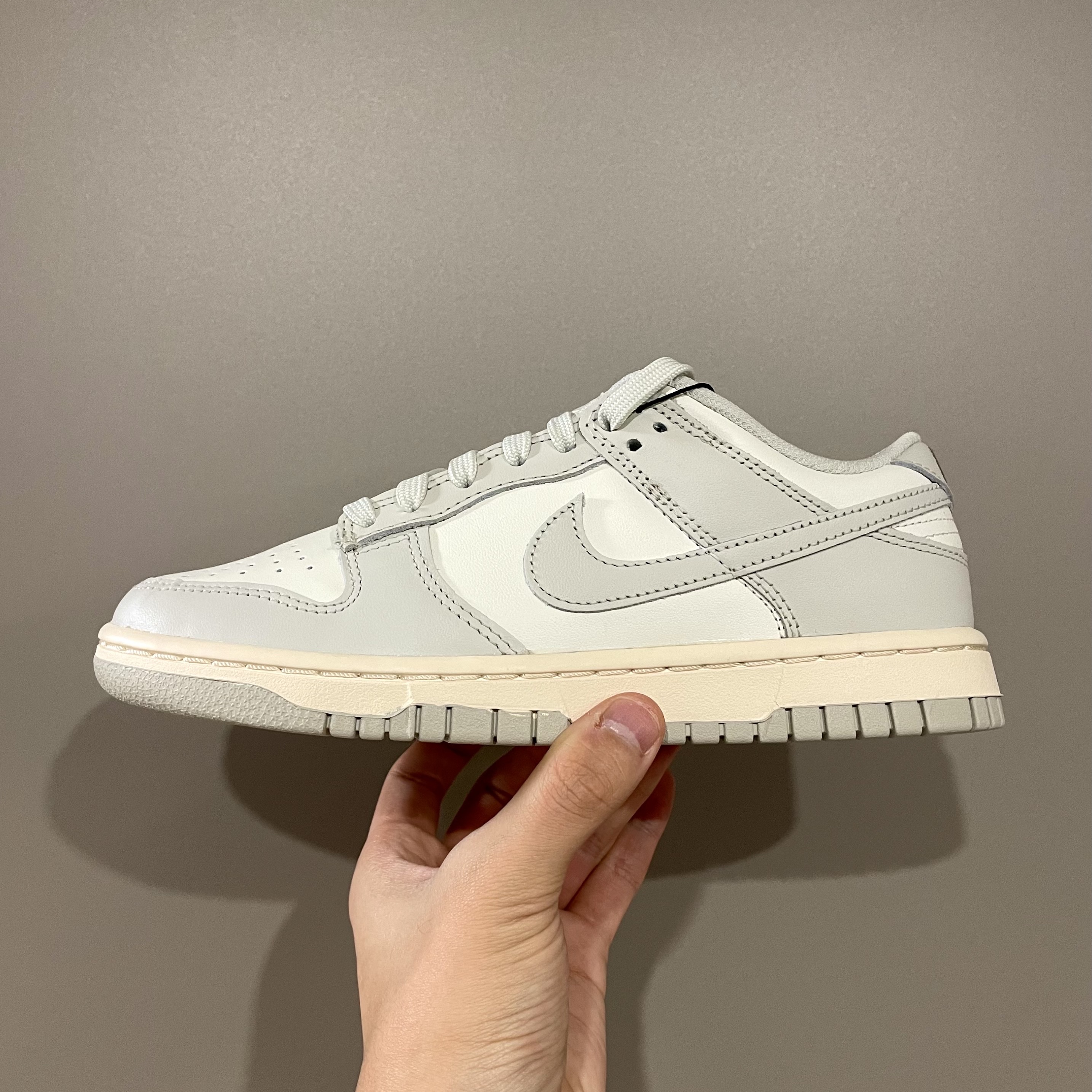 (W) Nike Dunk Low Light Bone 착용 스타일