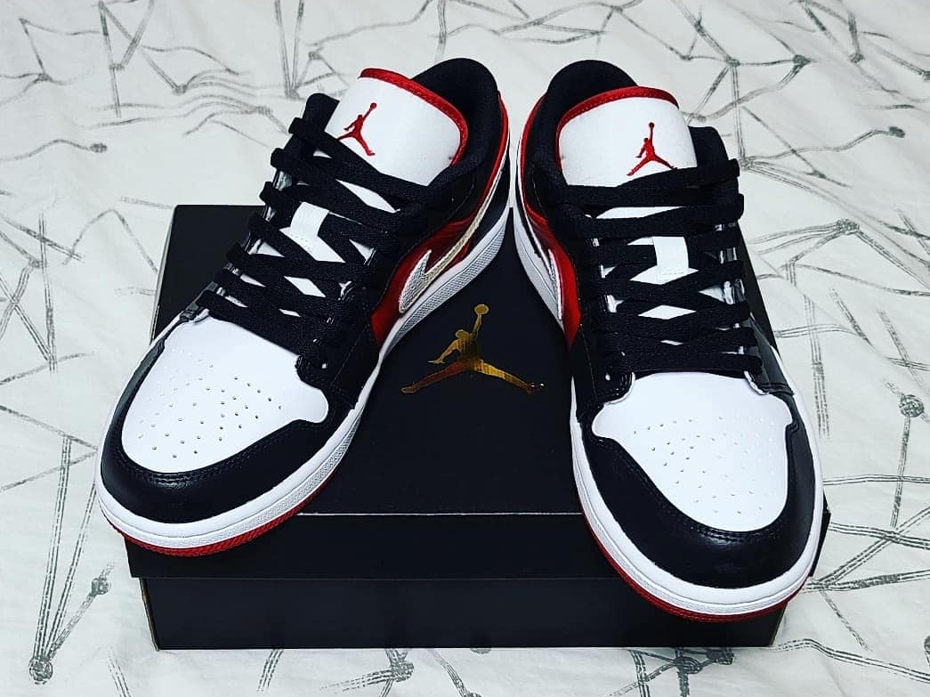 Jordan 1 Low White Red Black 착용 스타일 - 3