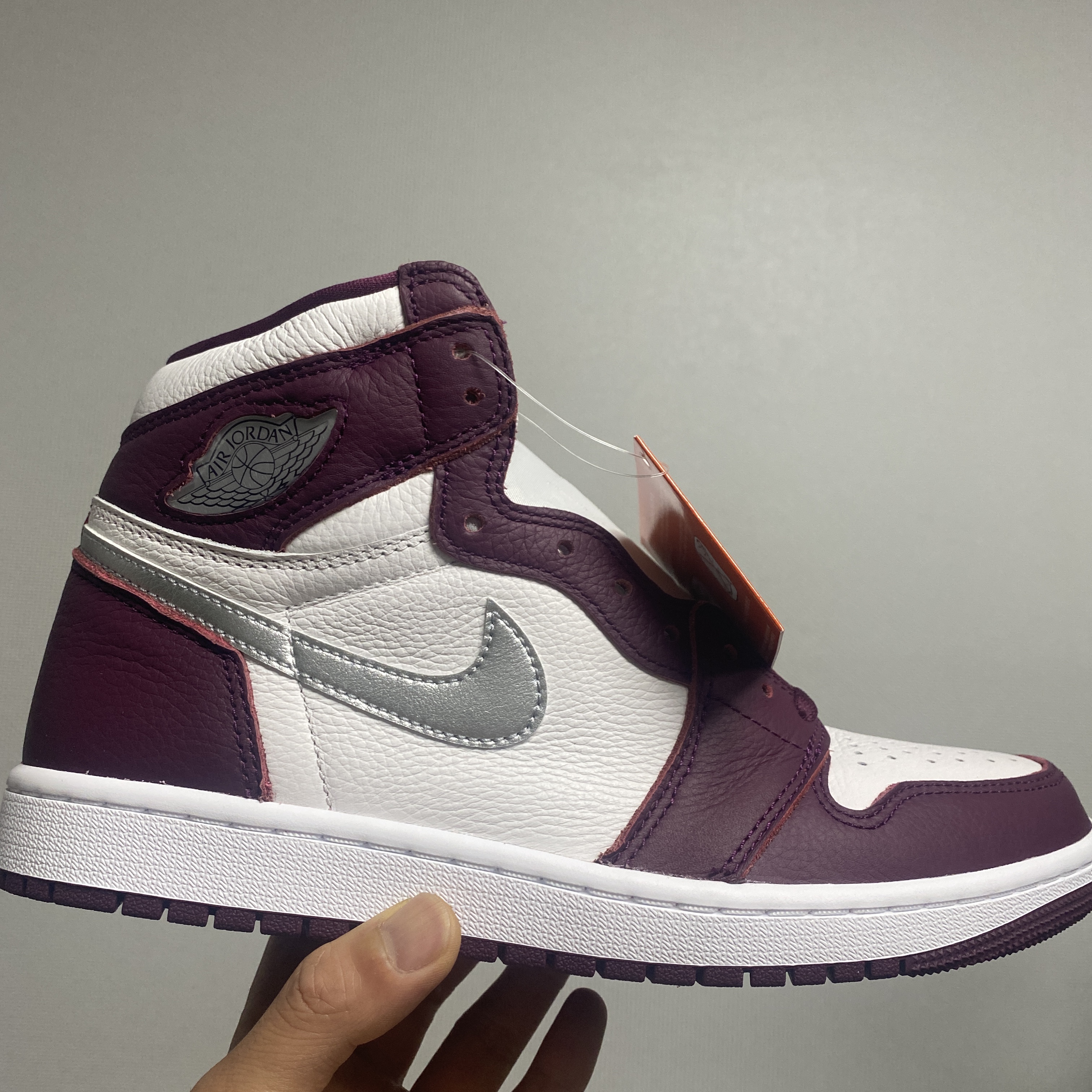 Jordan 1 Retro High OG Bordeaux 착용 스타일