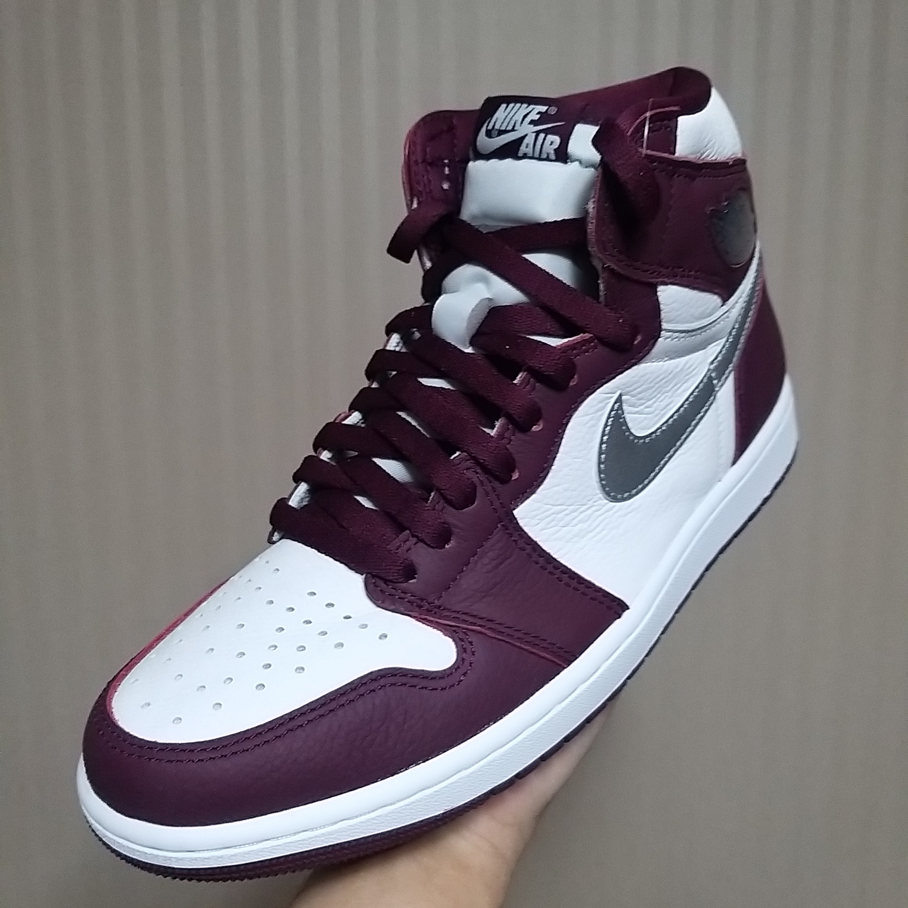 Jordan 1 Retro High OG Bordeaux, (GS) Jordan 1 Retro High OG Bordeaux 착용 스타일 - 1