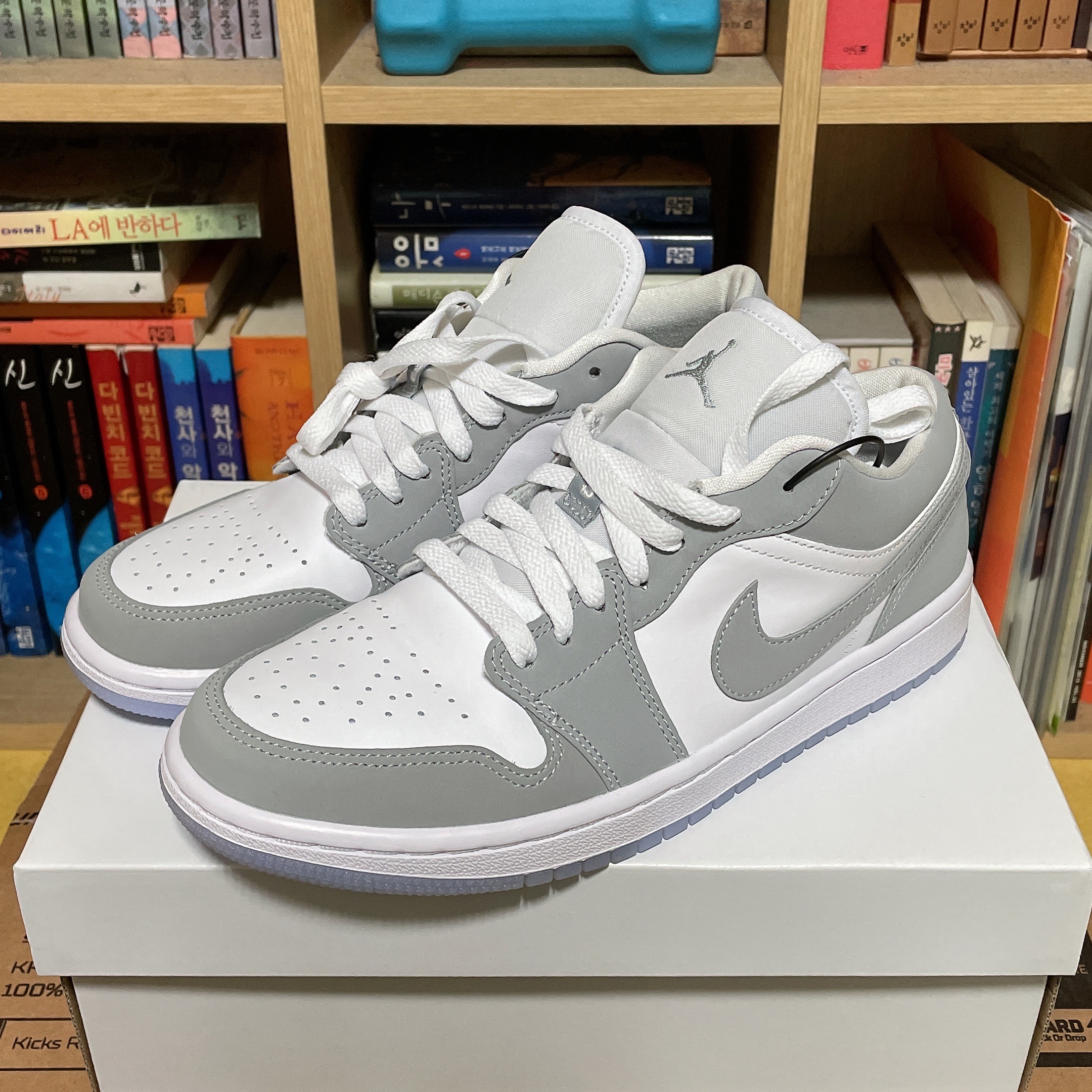 (W) Jordan 1 Low White Wolf Grey 착용 스타일