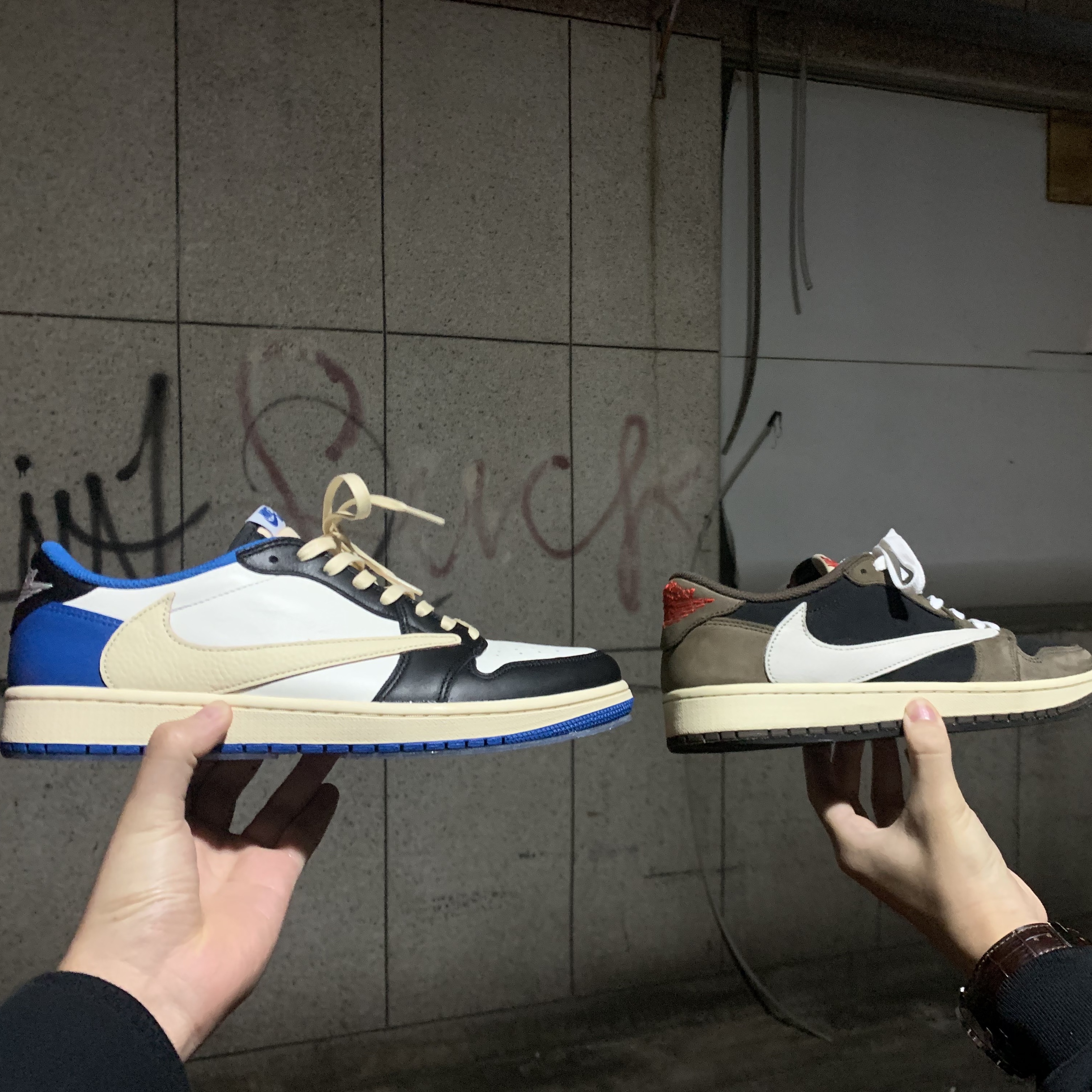 Jordan 1 x Travis Scott x Fragment Retro Low OG SP Military Blue, Jordan 1 x Travis Scott Retro Low OG SP Mocha 착용 스타일 - 1