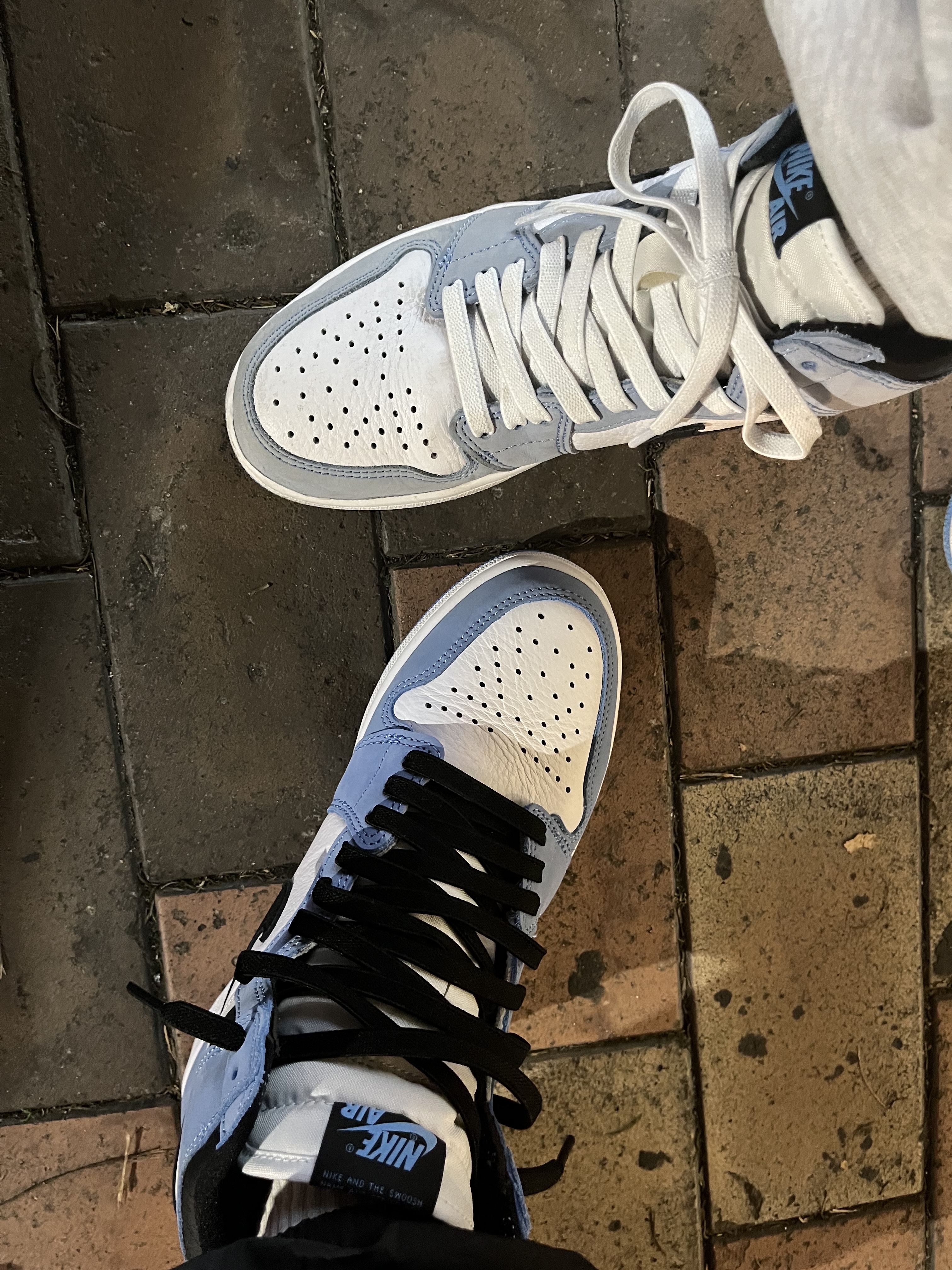 Jordan 1 Retro High OG University Blue 착용 스타일