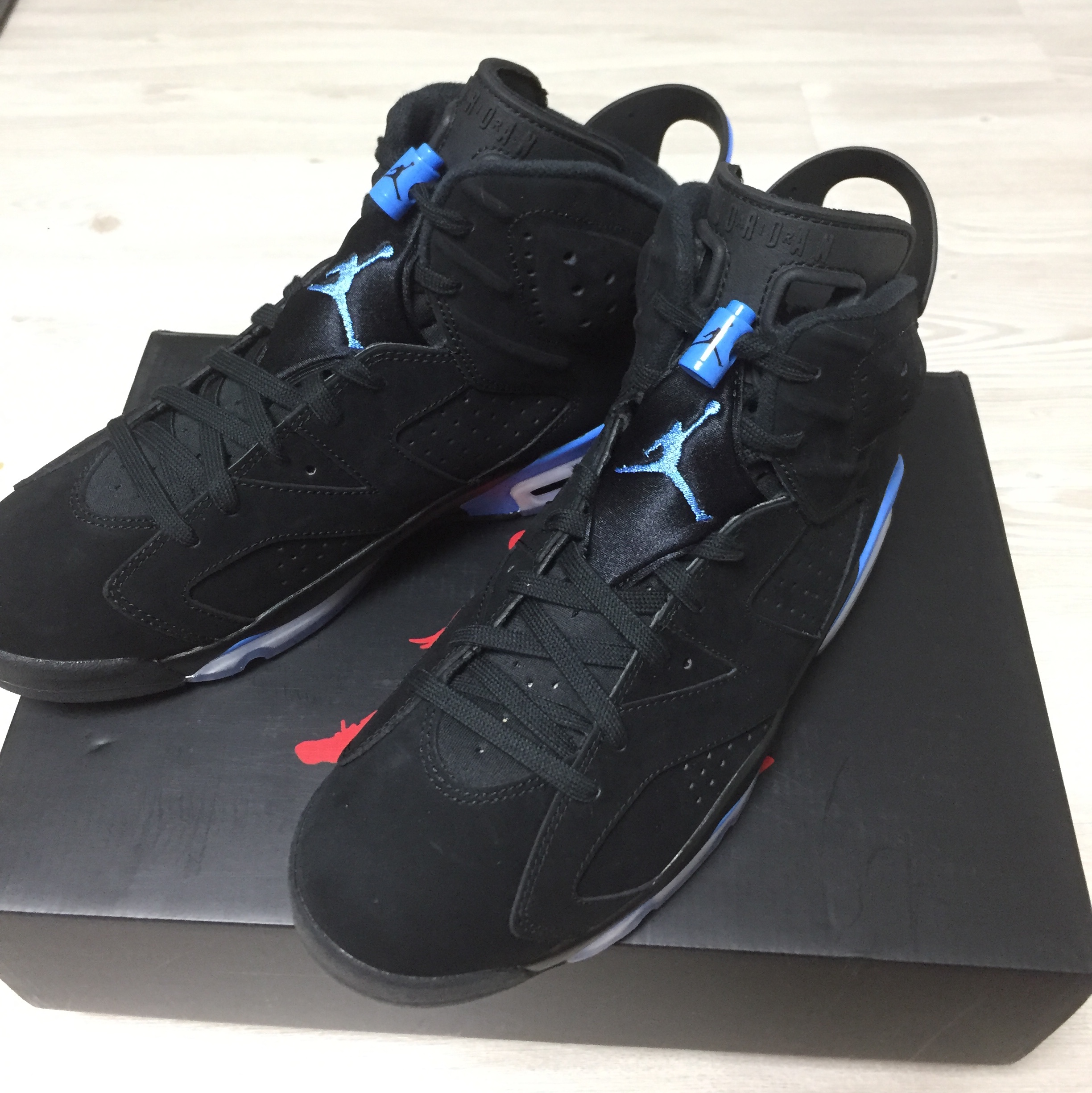 Jordan 6 Retro UNC 착용 스타일