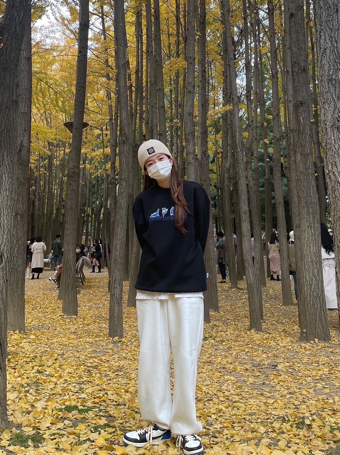 Maison Kitsune x Ader Error Yoga Blue Fox Sweatshirt Black, Jordan 1 x Travis Scott x Fragment Retro Low OG SP Military Blue 착용 스타일