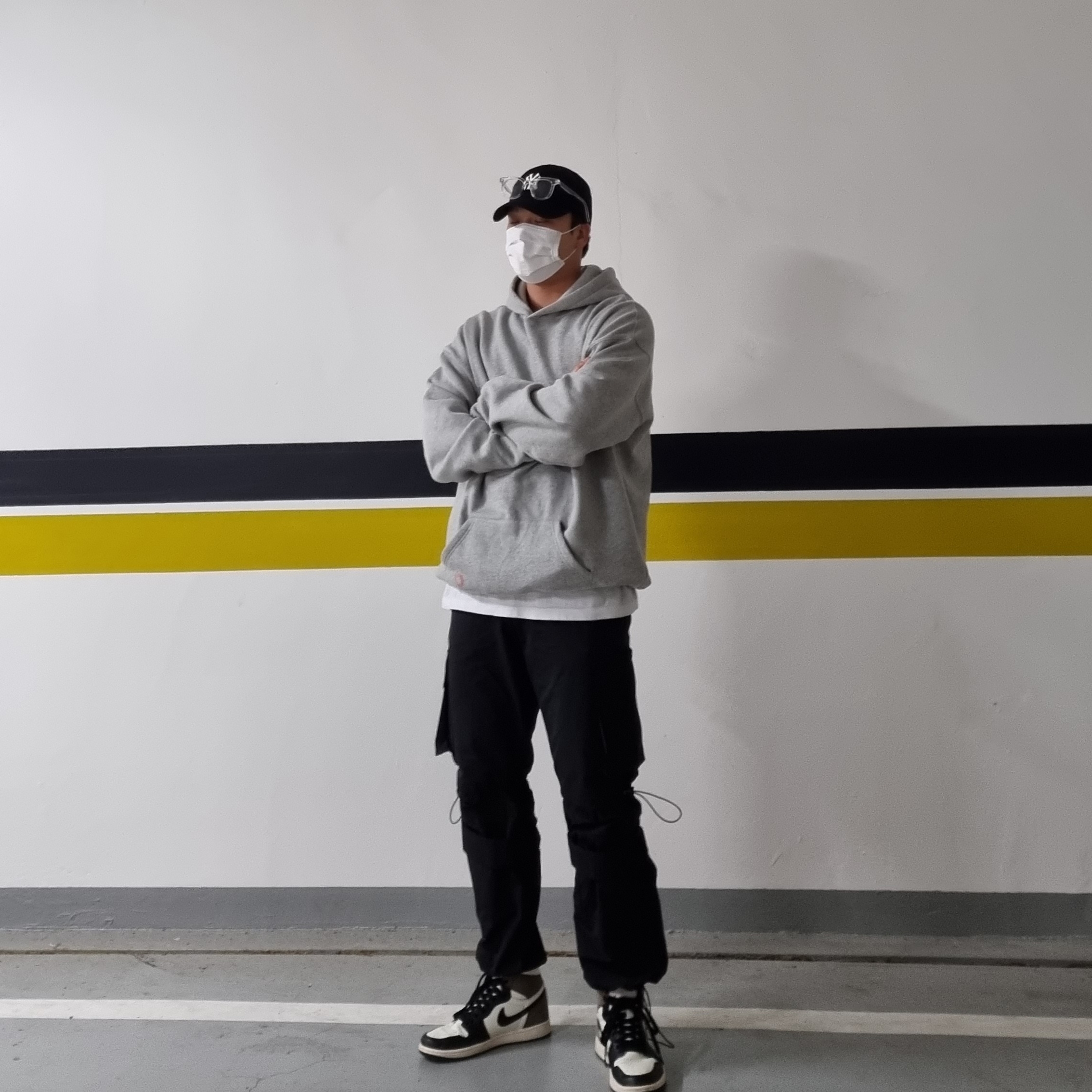 IAB Studio x Hyundai Mobis Hoodie, Jordan 1 Retro High OG Black Mocha 착용 스타일 - 2