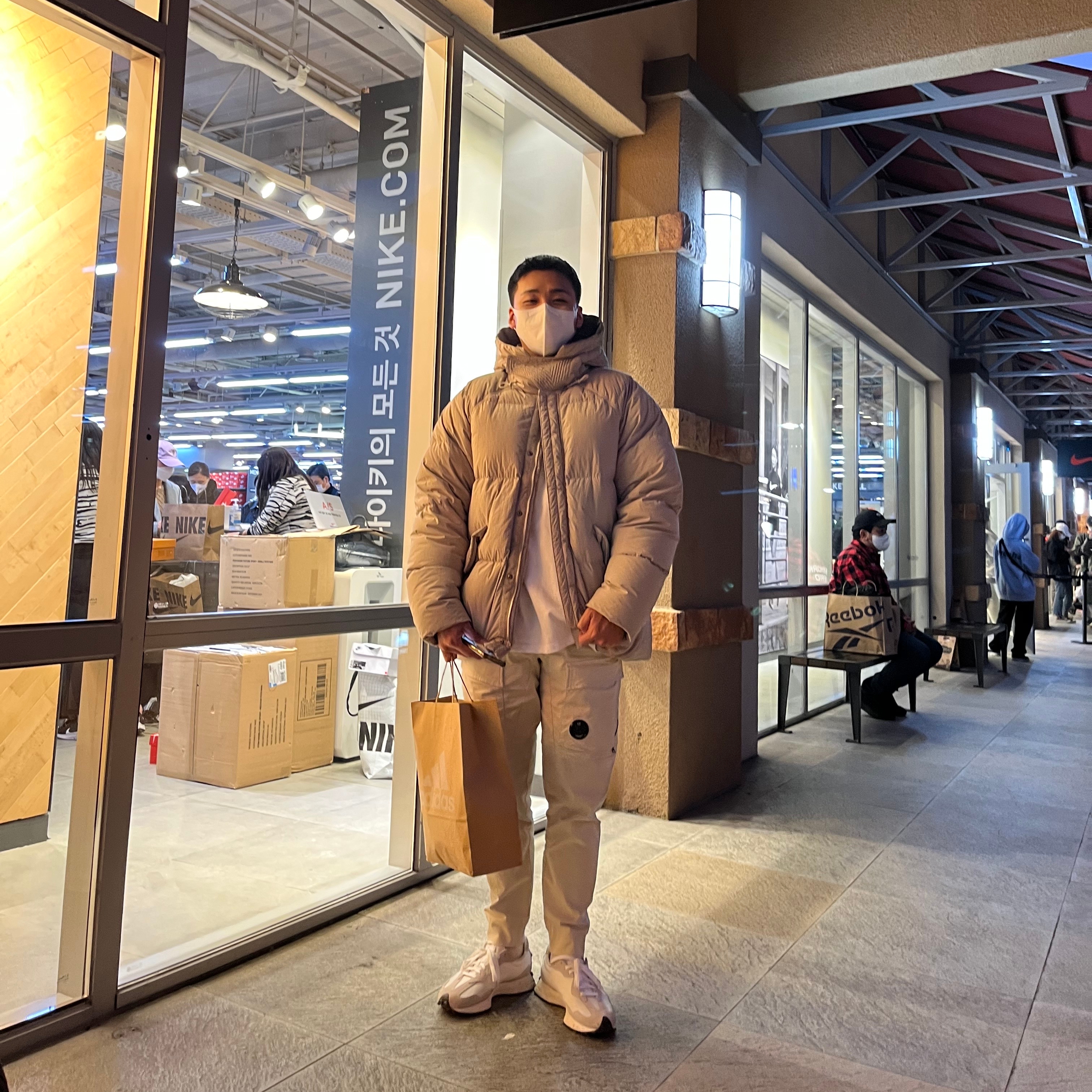 Ten C Artic Down Parka Gauze White 착용 스타일