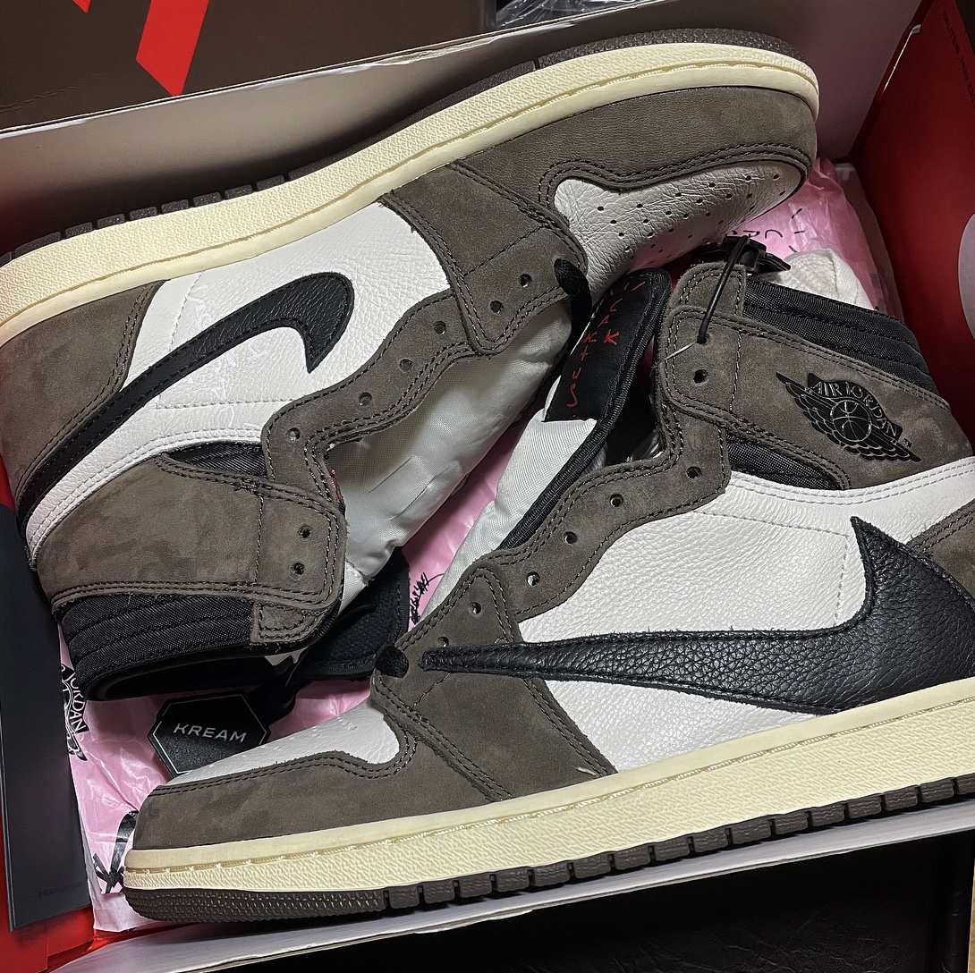Jordan 1 x Travis Scott Retro High OG SP Mocha 착용 스타일