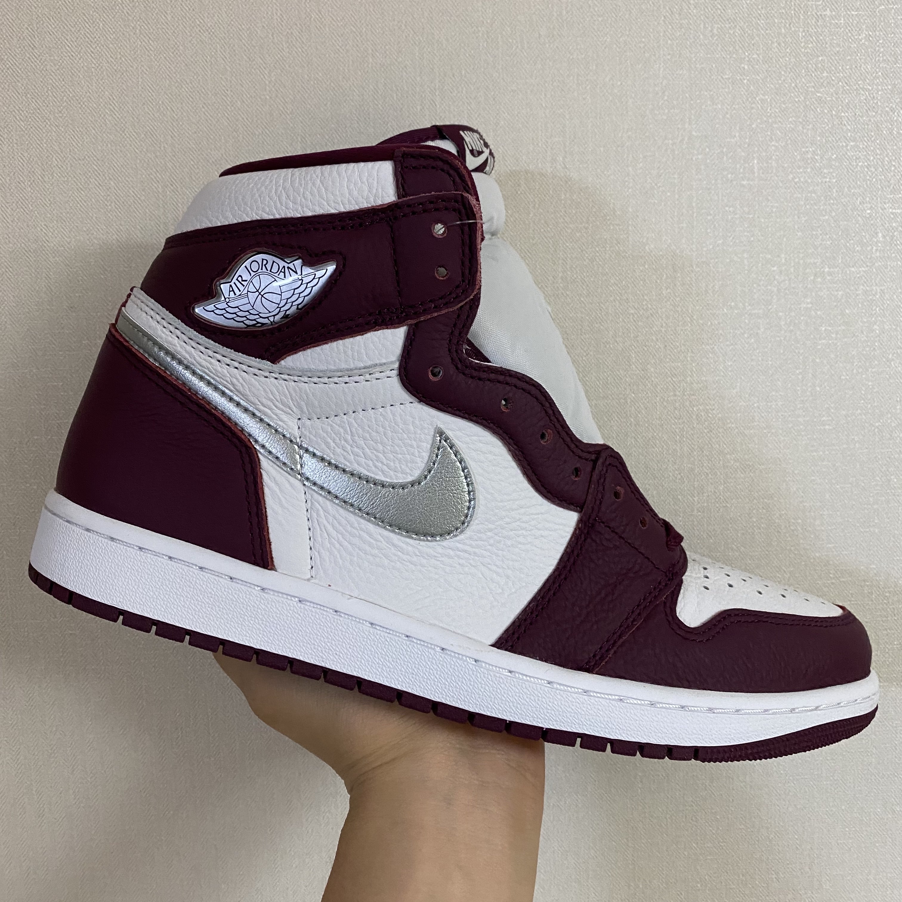Jordan 1 Retro High OG Bordeaux, (GS) Jordan 1 Retro High OG Bordeaux 착용 스타일 - 1