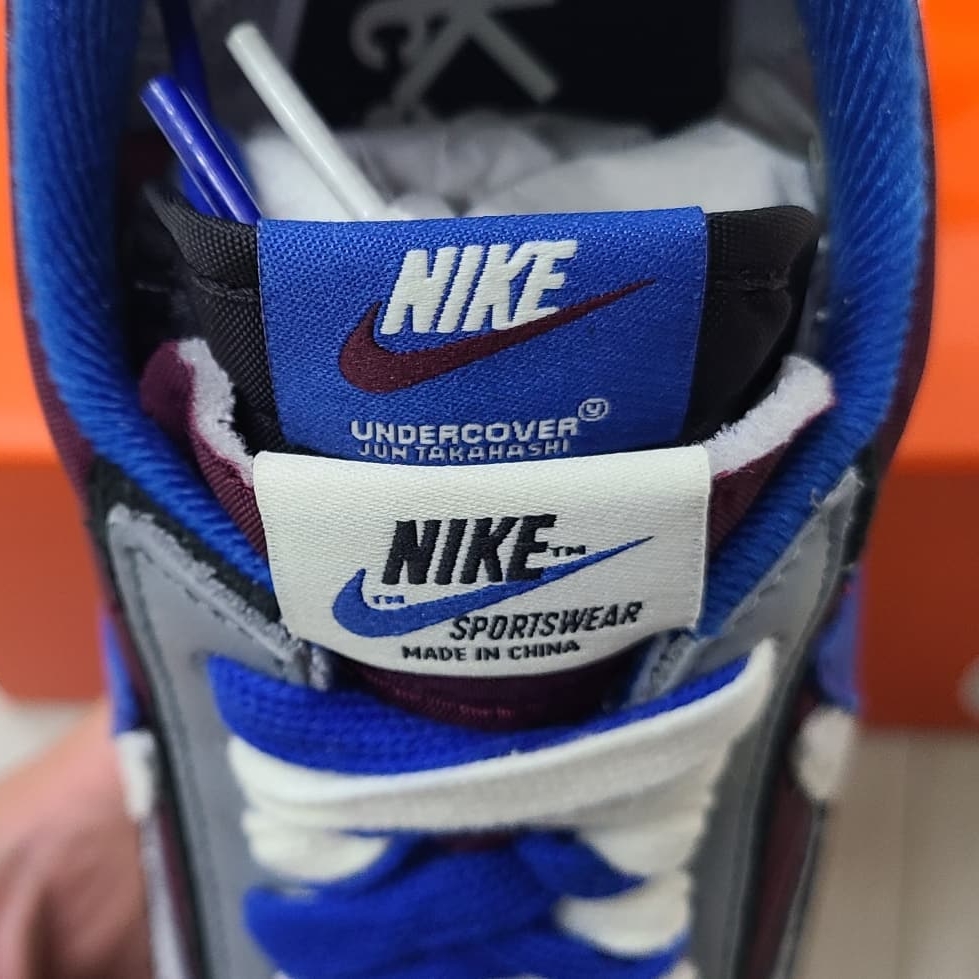 Nike x Sacai x Undercover LDWaffle Night Maroon Team Royal 착용 스타일 - 3