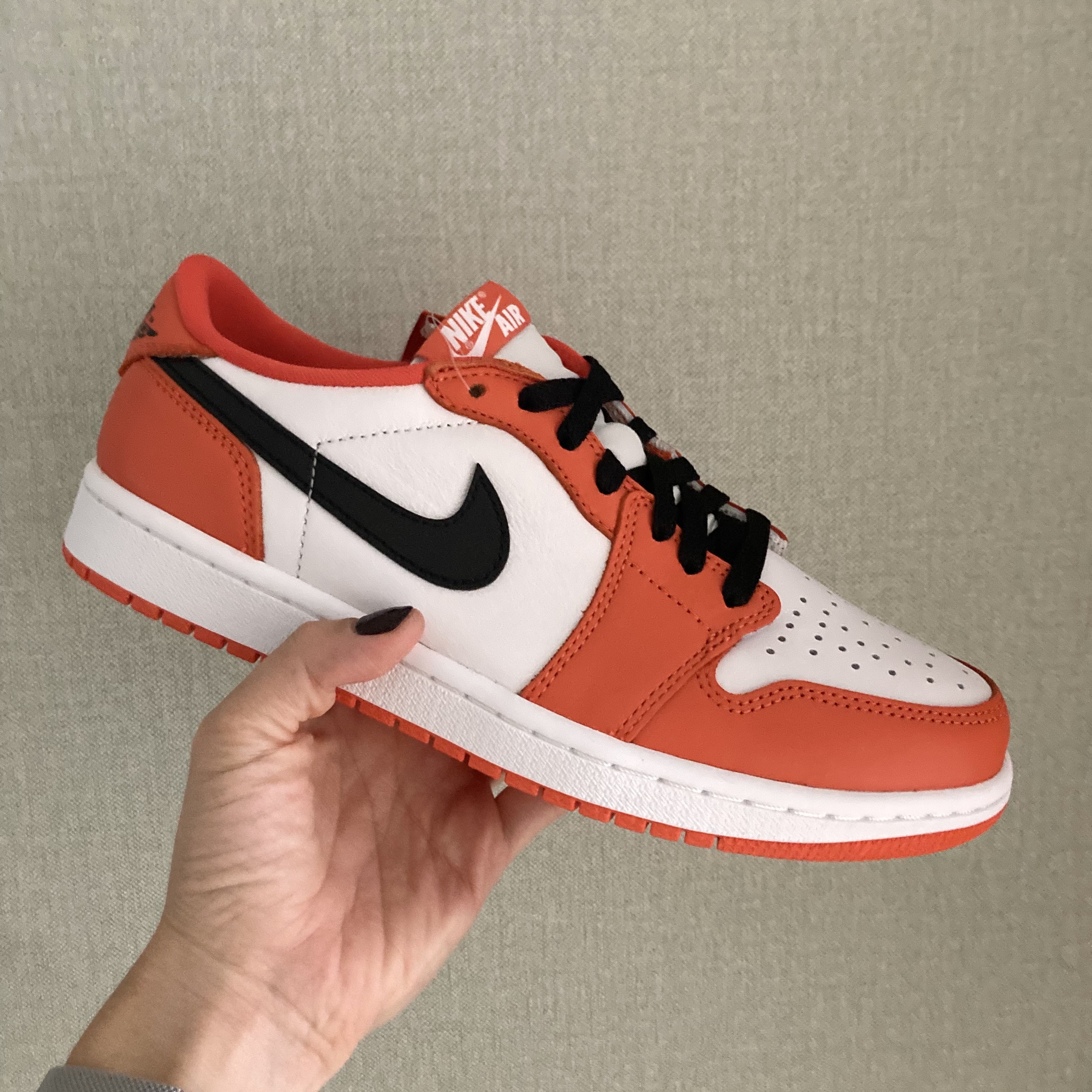Jordan 1 Low OG Starfish 착용 스타일