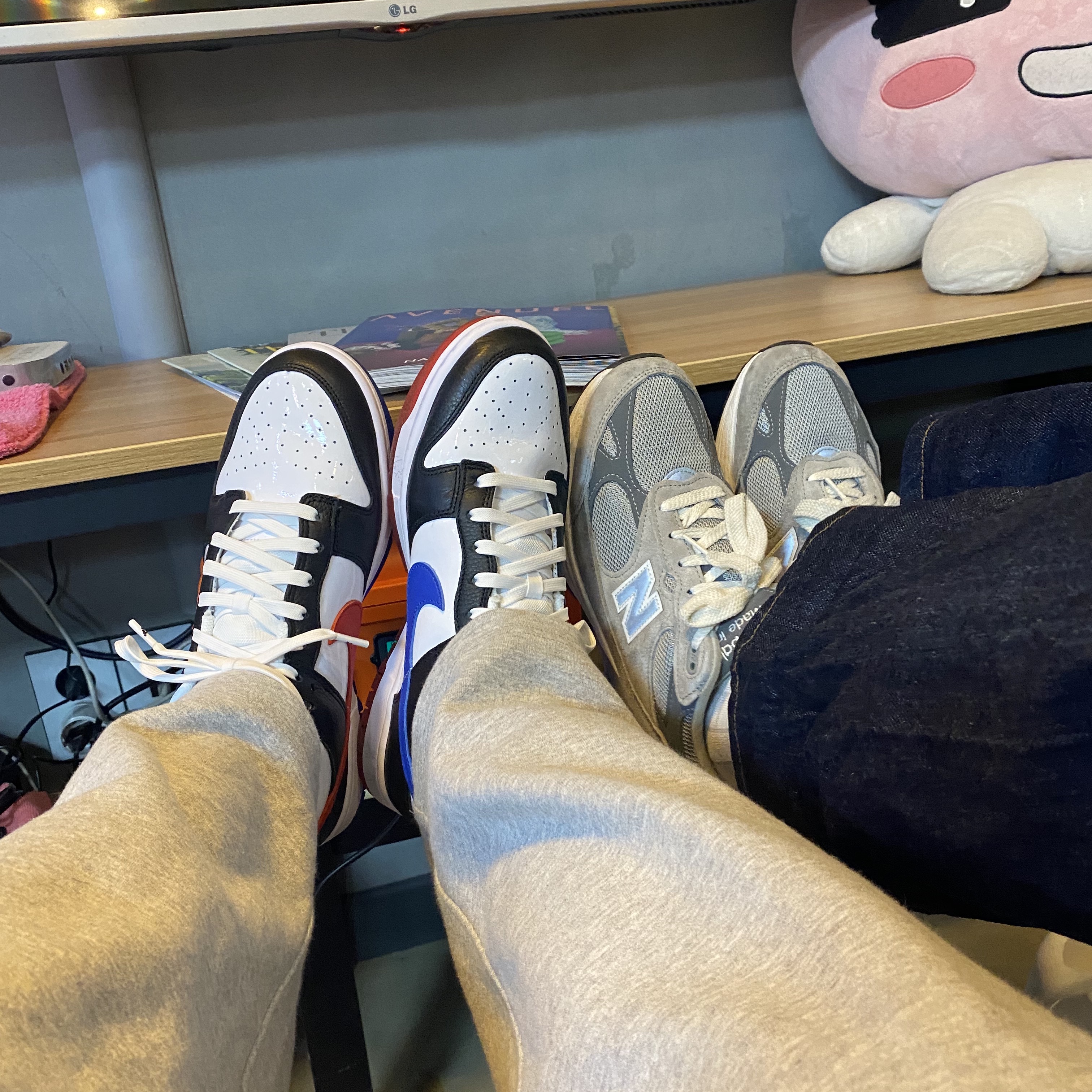 Nike Dunk Low SE Seoul, New Balance 993 Made in USA Grey - D Standard 착용 스타일