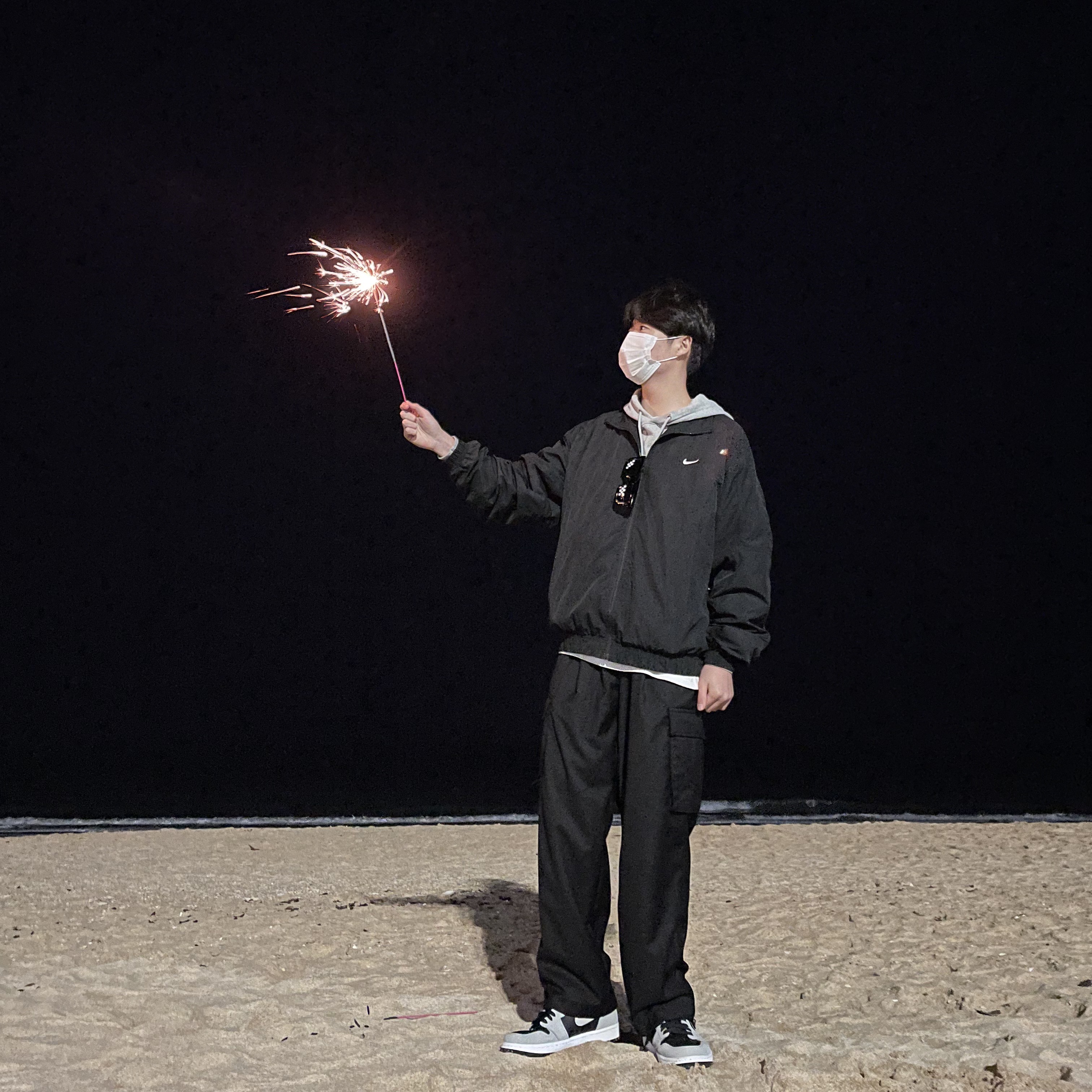 Nike M NRG Solo Swoosh Track Jacket Black - Asia, Jordan 1 Retro High OG Shadow 2.0 착용 스타일 - 4