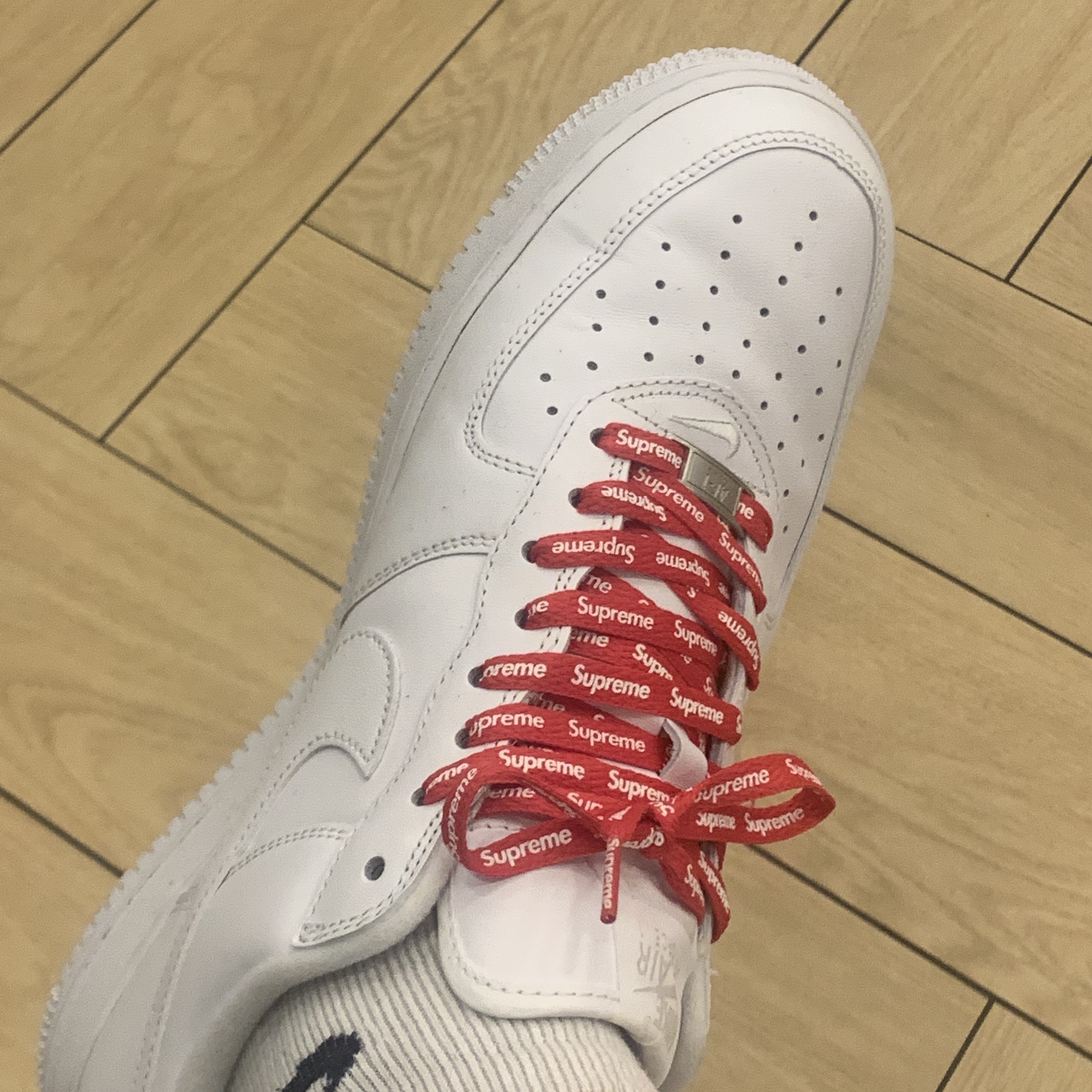 Nike x Supreme Air Force 1 Low White 착용 스타일