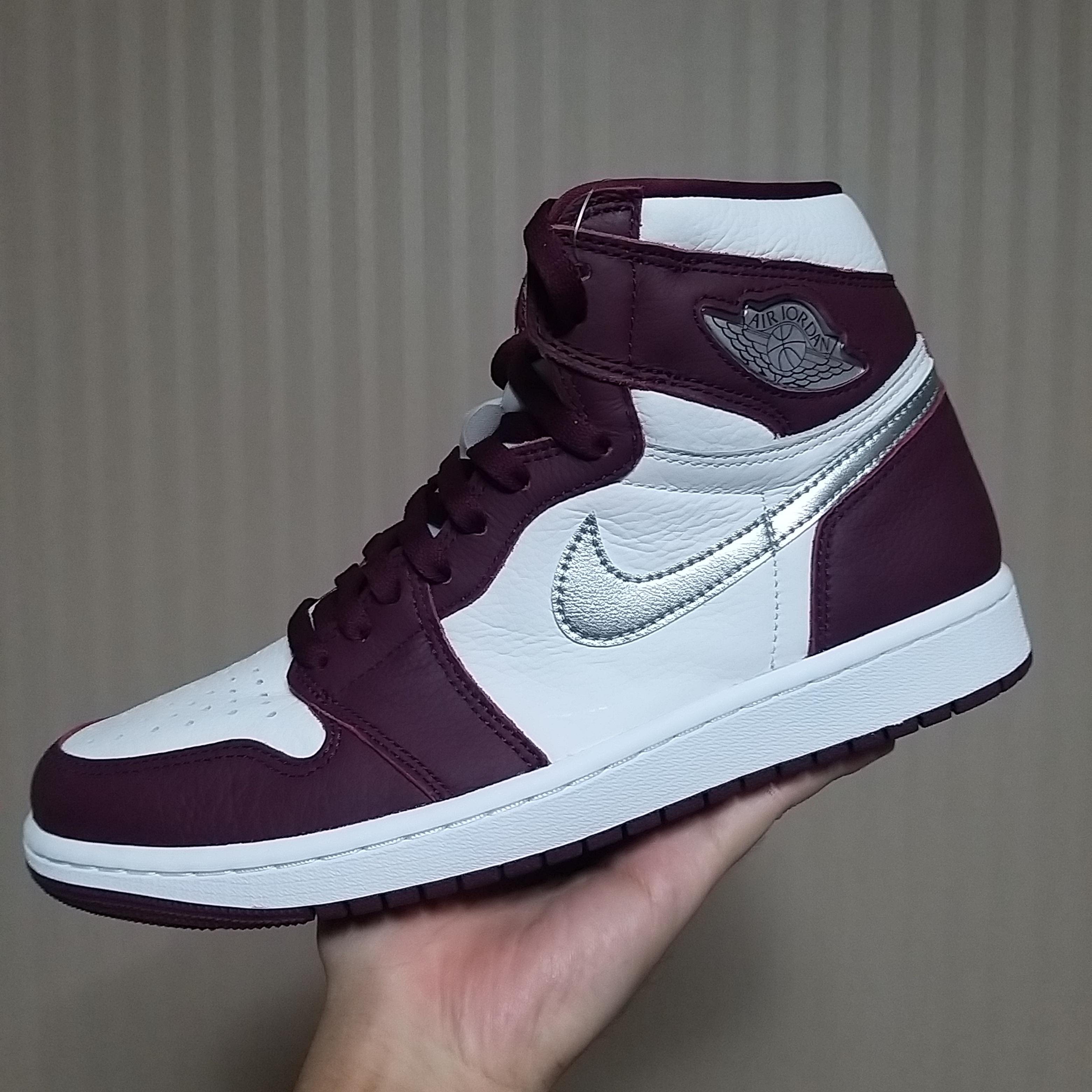 Jordan 1 Retro High OG Bordeaux, (GS) Jordan 1 Retro High OG Bordeaux 착용 스타일 - 2