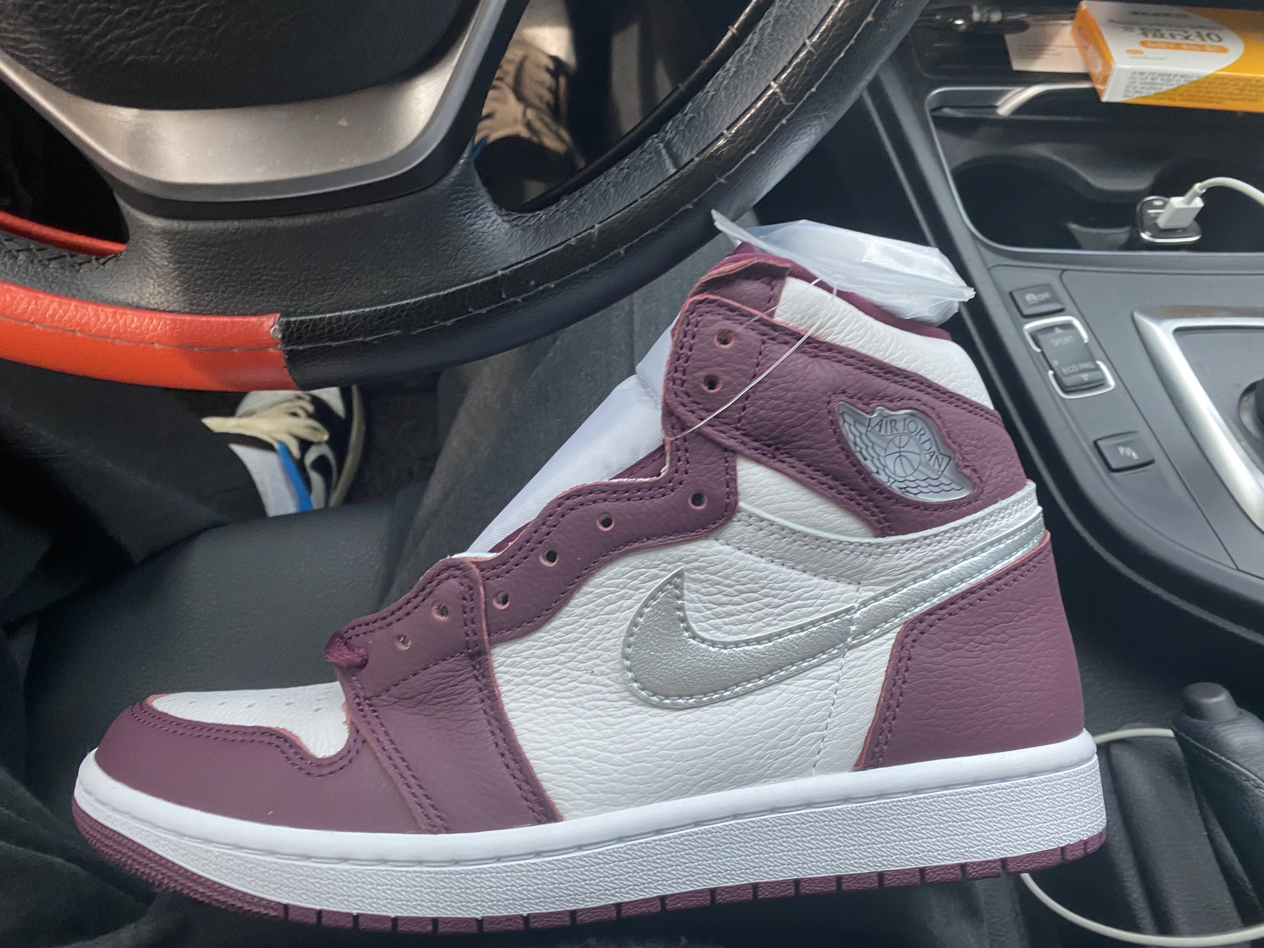 Jordan 1 Retro High OG Bordeaux 착용 스타일