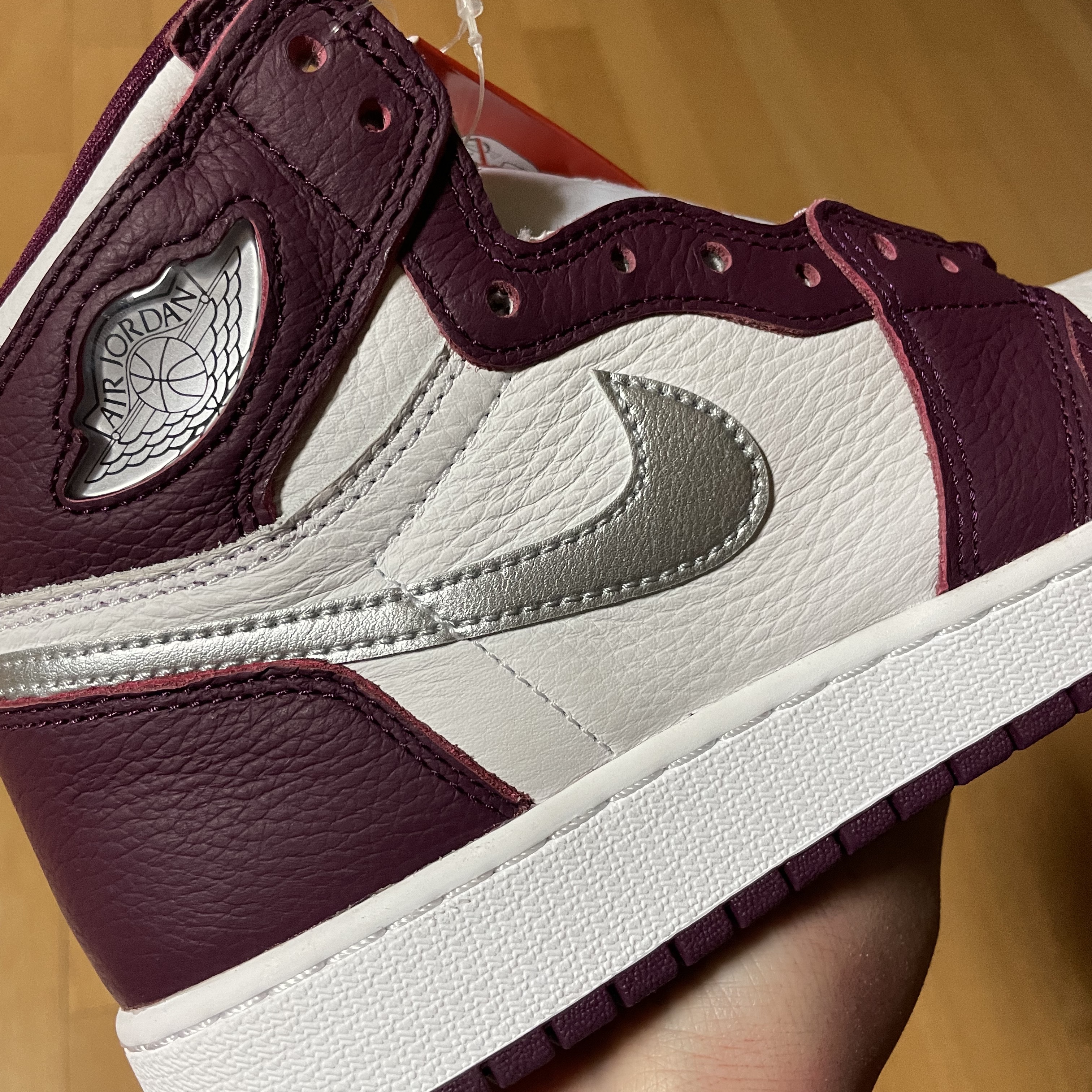 (GS) Jordan 1 Retro High OG Bordeaux 착용 스타일 - 1
