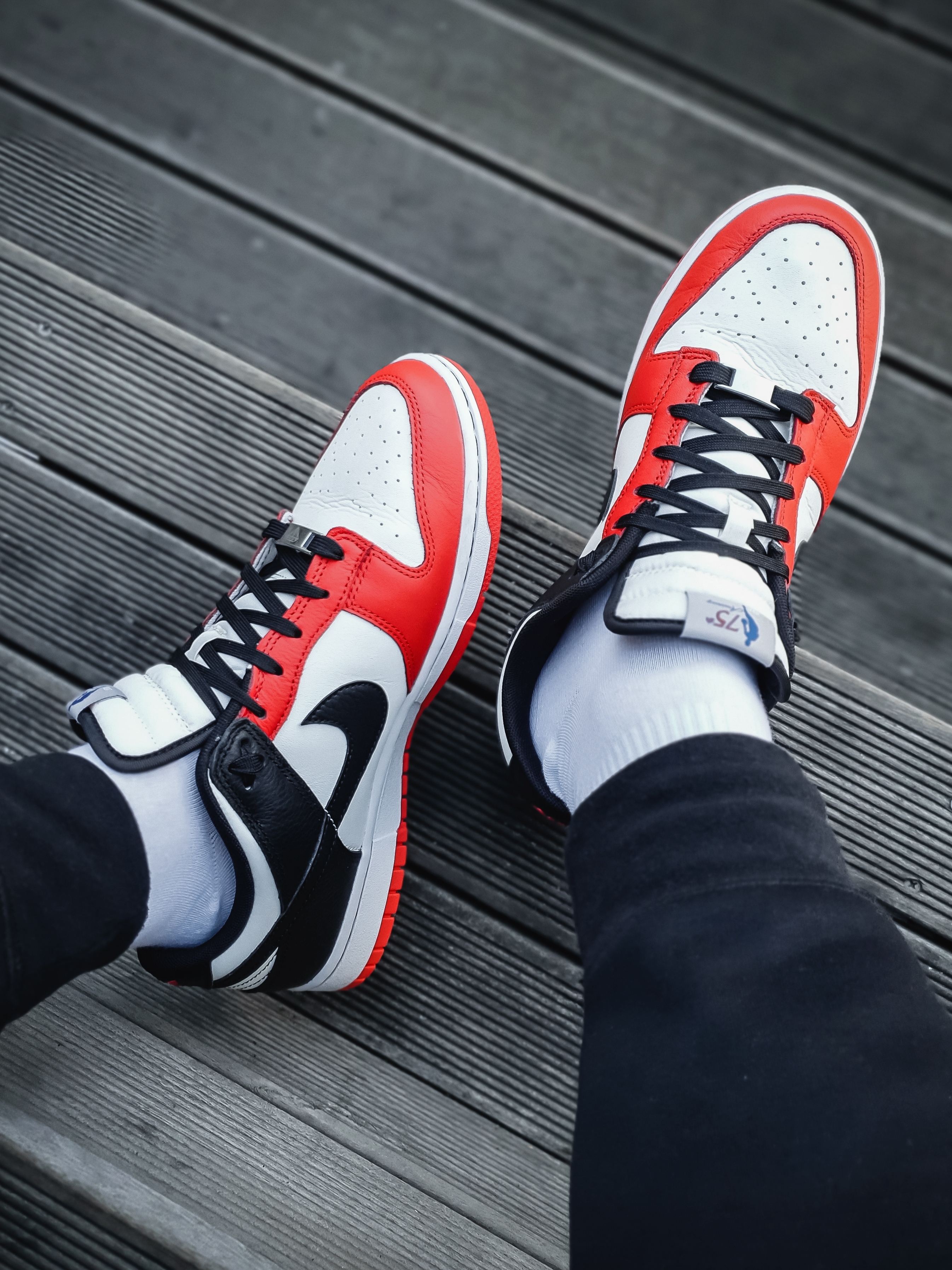Nike x NBA Dunk Low Retro EMB Black and Chile Red 착용 스타일