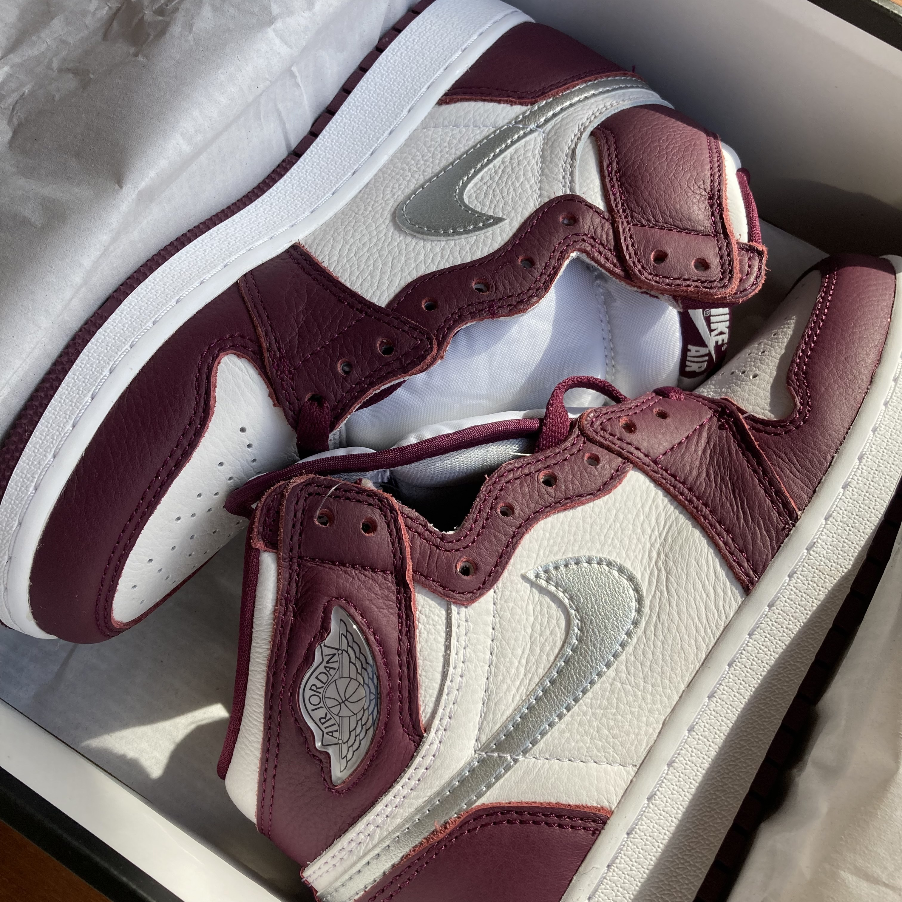 Jordan 1 Retro High OG Bordeaux, (GS) Jordan 1 Retro High OG Bordeaux 착용 스타일 - 2