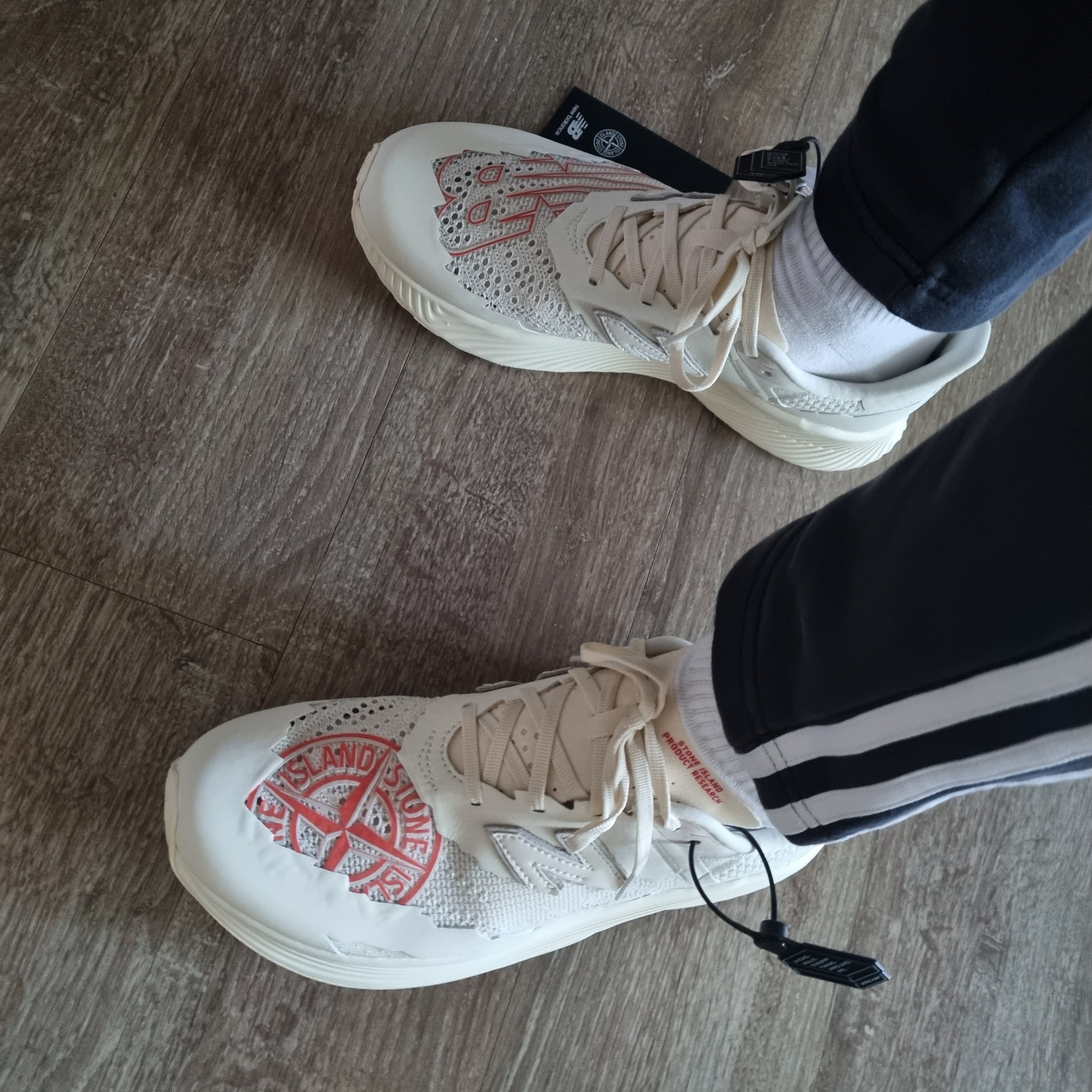 New Balance x Stone Island x Tokyo Design Studio FuelCell RC Elite v2 착용 스타일
