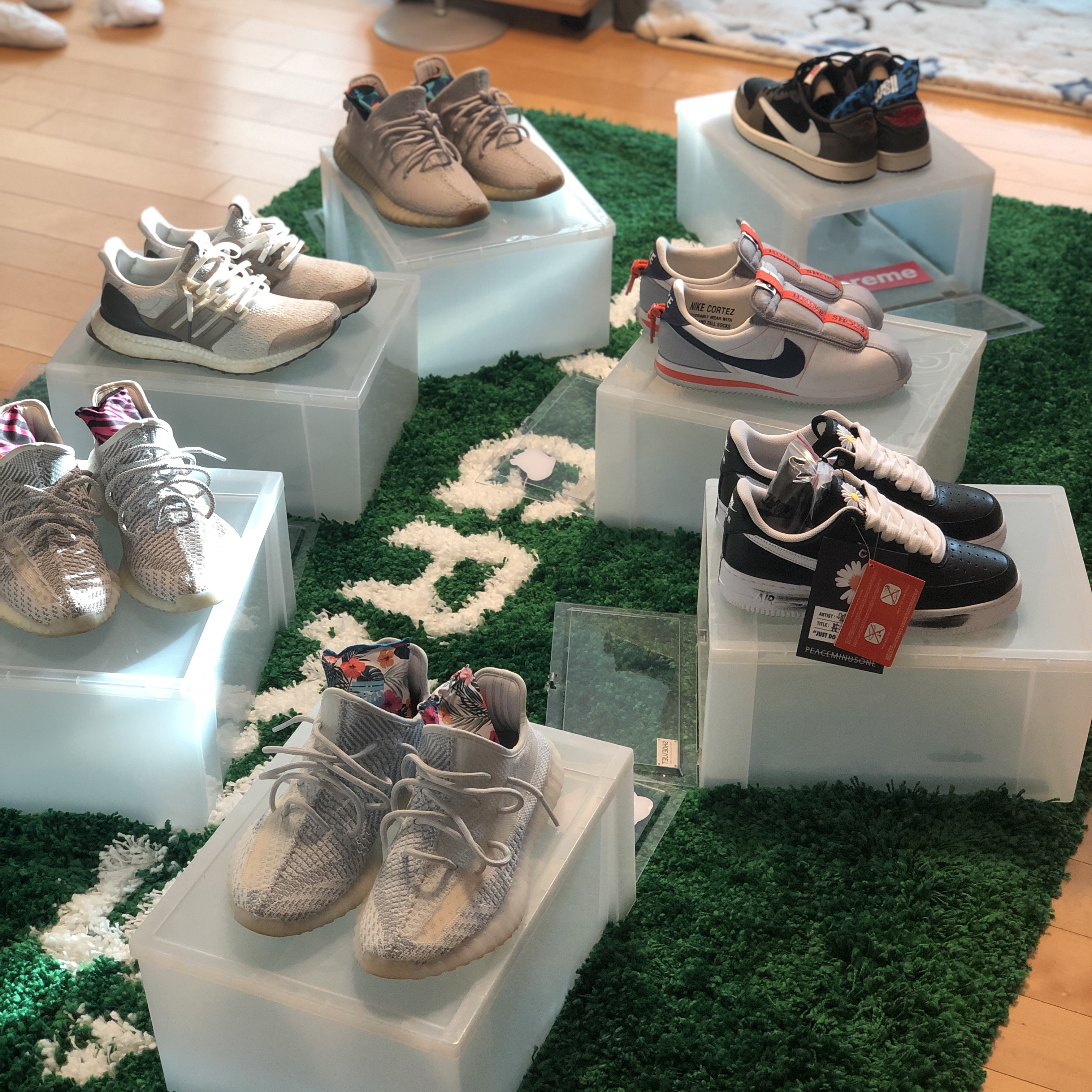 Adidas Yeezy Boost 350 V2 Static - Non-Reflective 2018, Adidas Yeezy Boost 350 V2 Cloud White - Non-Reflective 착용 스타일