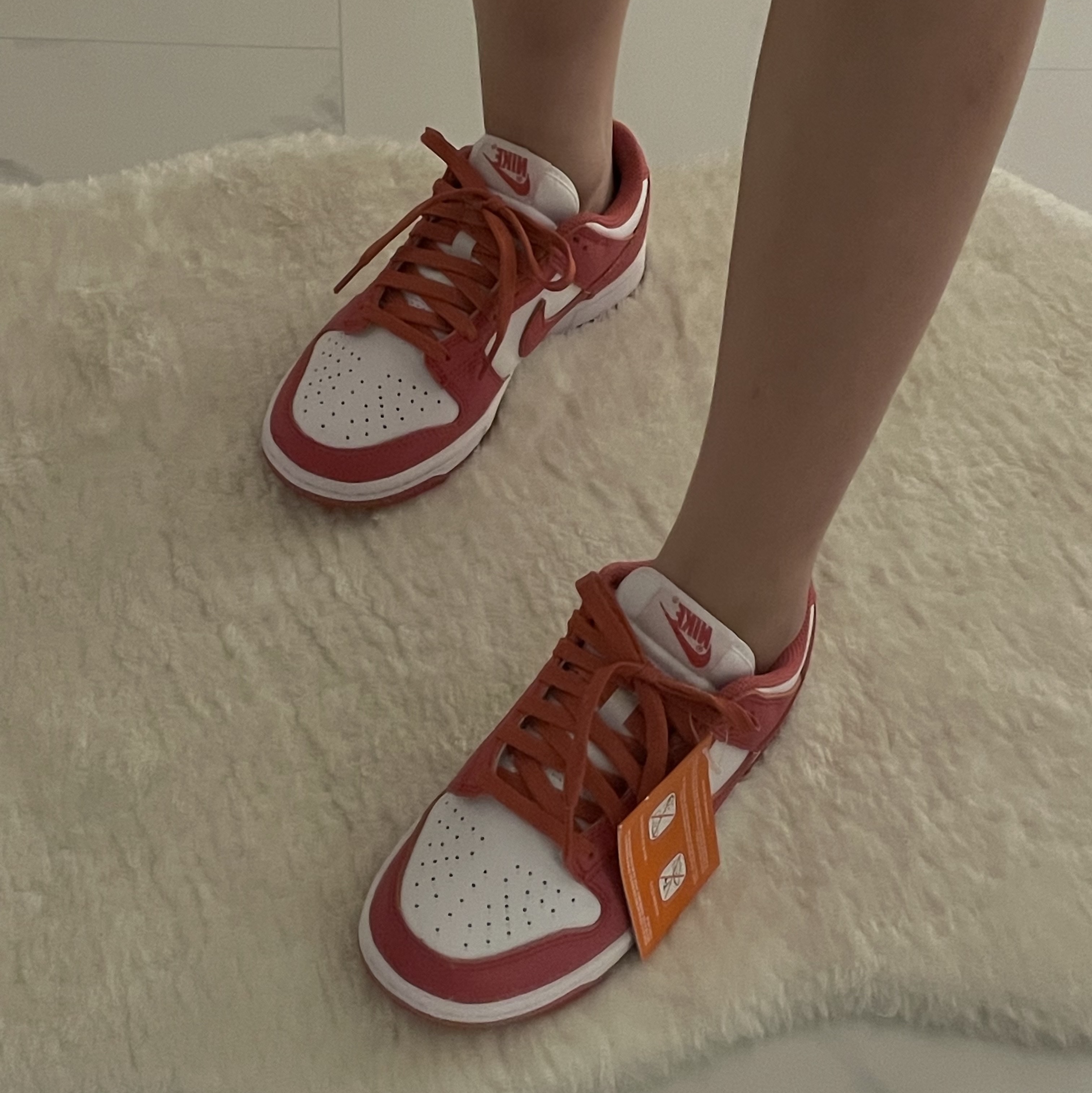(W) Nike Dunk Low Archeo Pink 착용 스타일