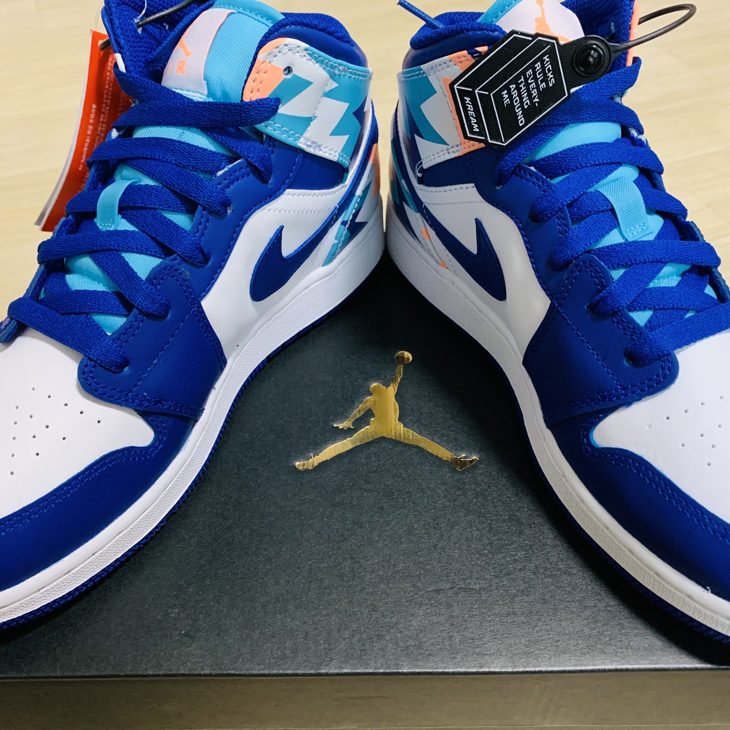 (GS) Jordan 1 Mid Geometric Print 착용 스타일 - 1