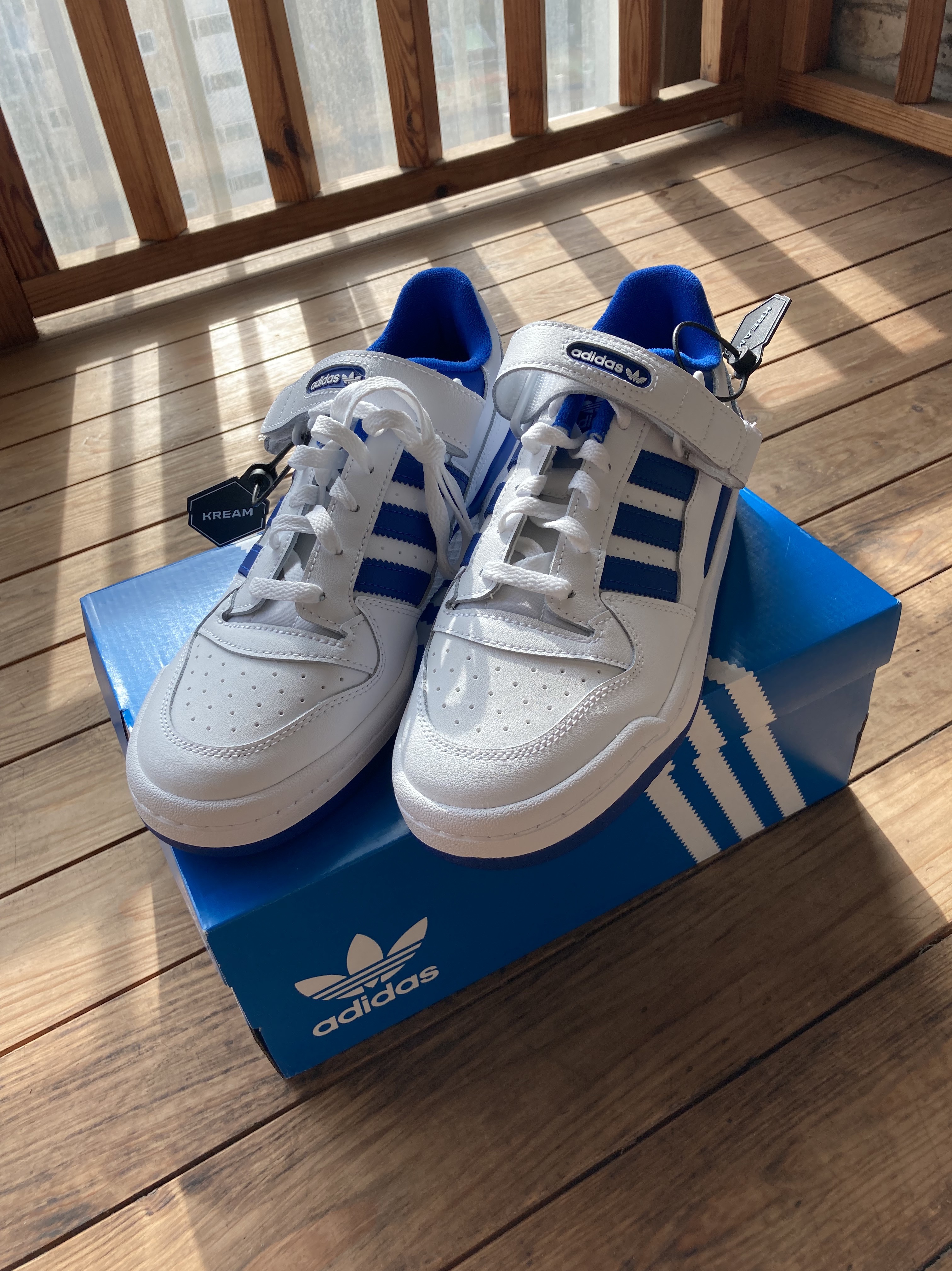 Adidas Forum Low White Royal Blue 착용 스타일
