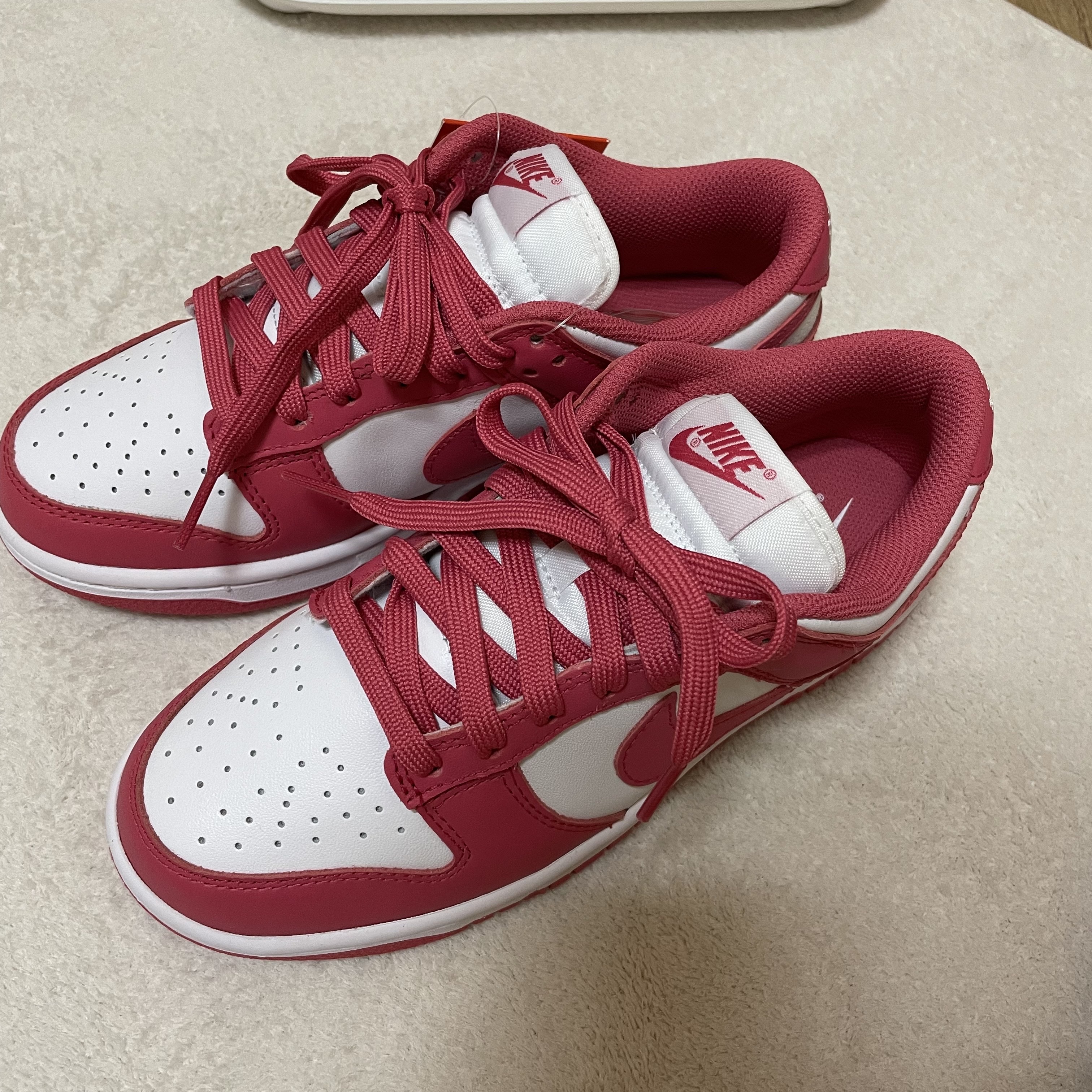 (W) Nike Dunk Low Archeo Pink 착용 스타일
