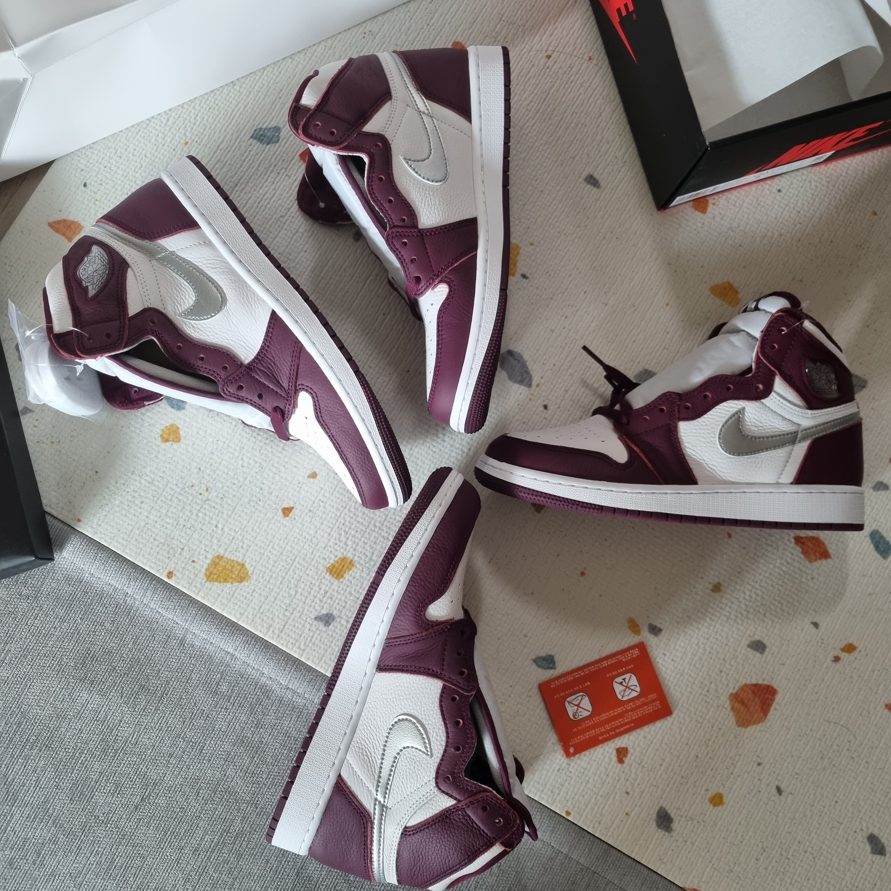 Jordan 1 Retro High OG Bordeaux, (GS) Jordan 1 Retro High OG Bordeaux 착용 스타일 - 4